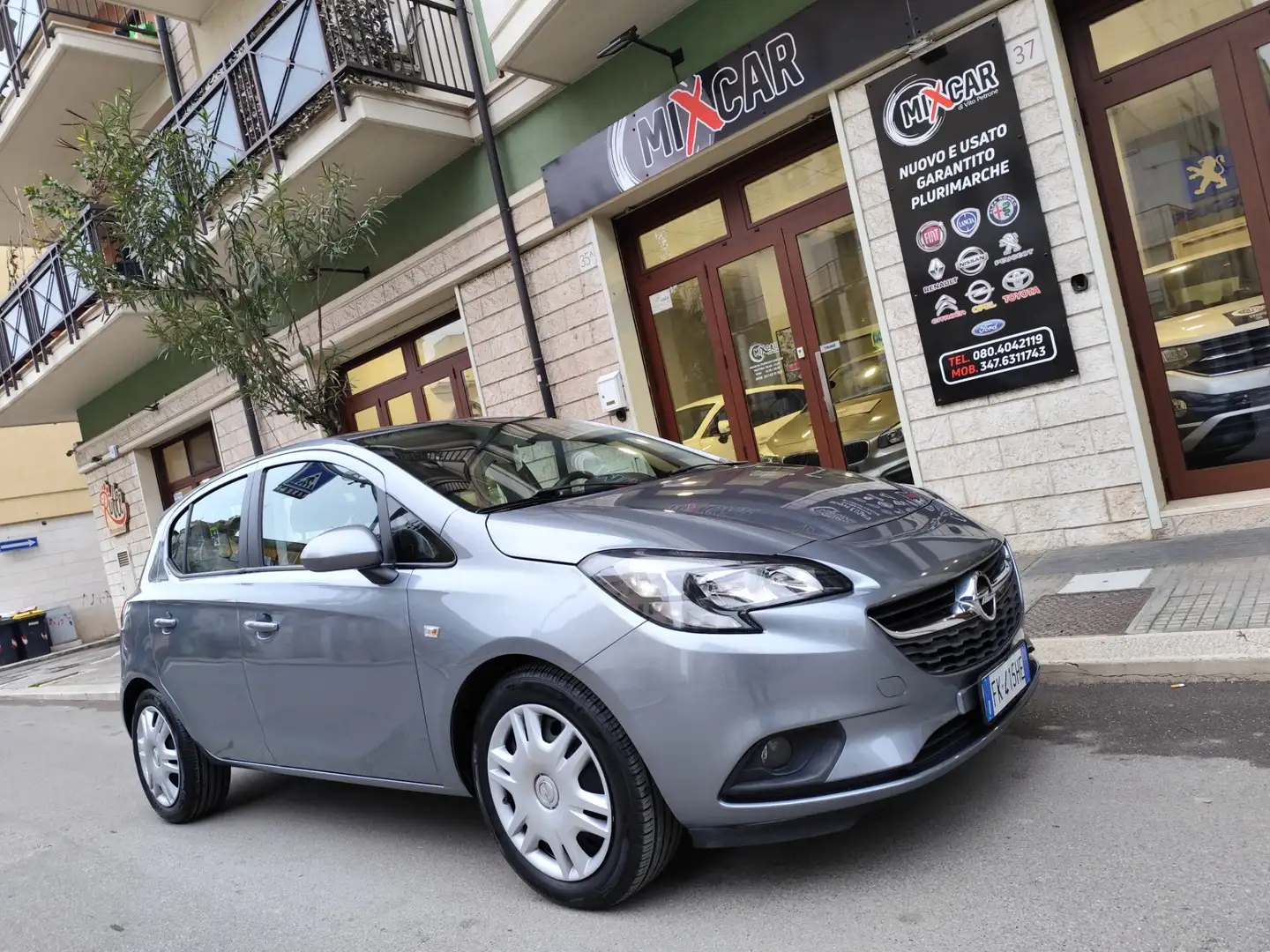 Opel Corsa 1.4 90CV GPL Tech 5 porte Grigio - 1