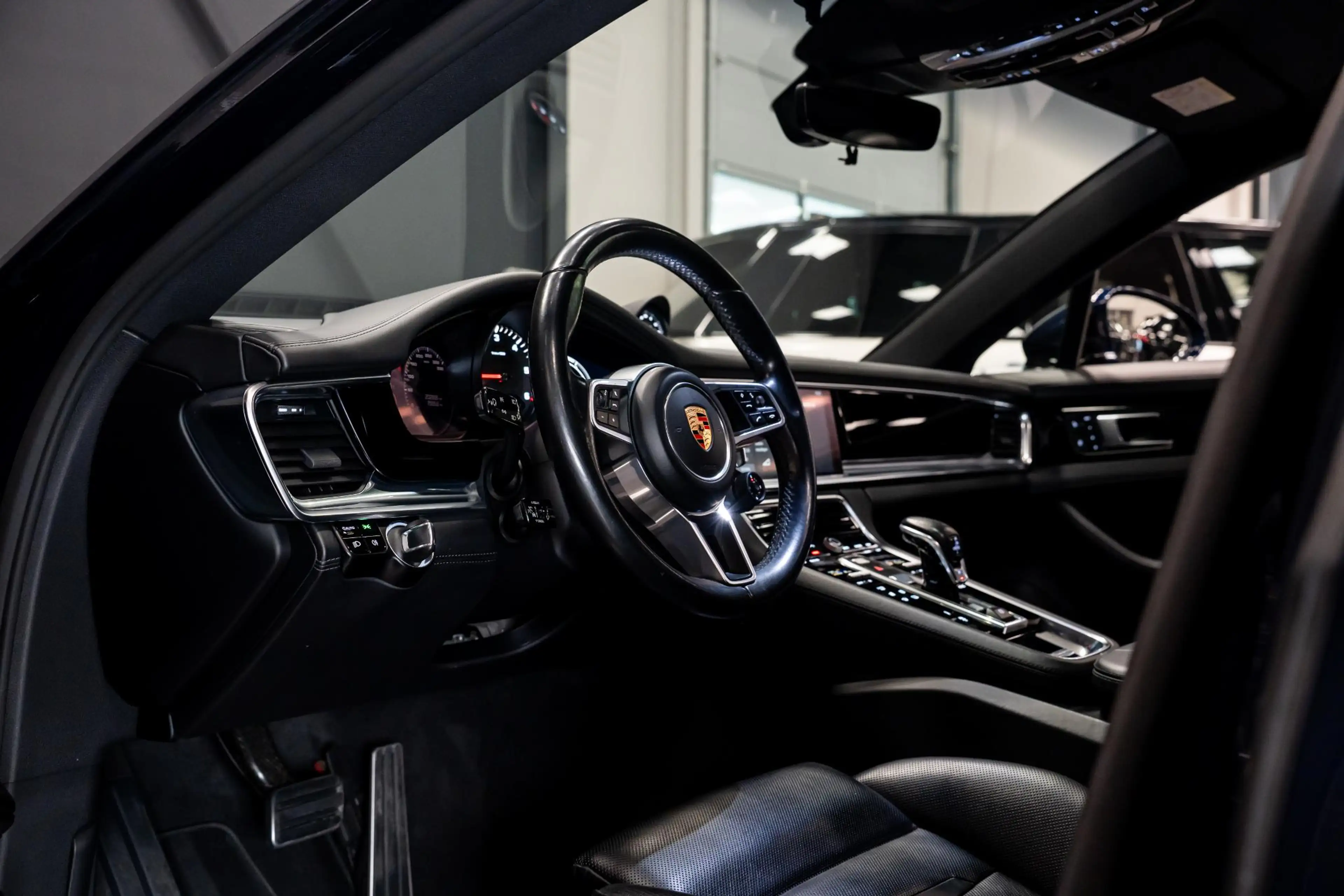 Porsche Panamera 4S 4.0 Diesel V8 *BOSE / Panorama / 18-wegs Stoele — photo 5