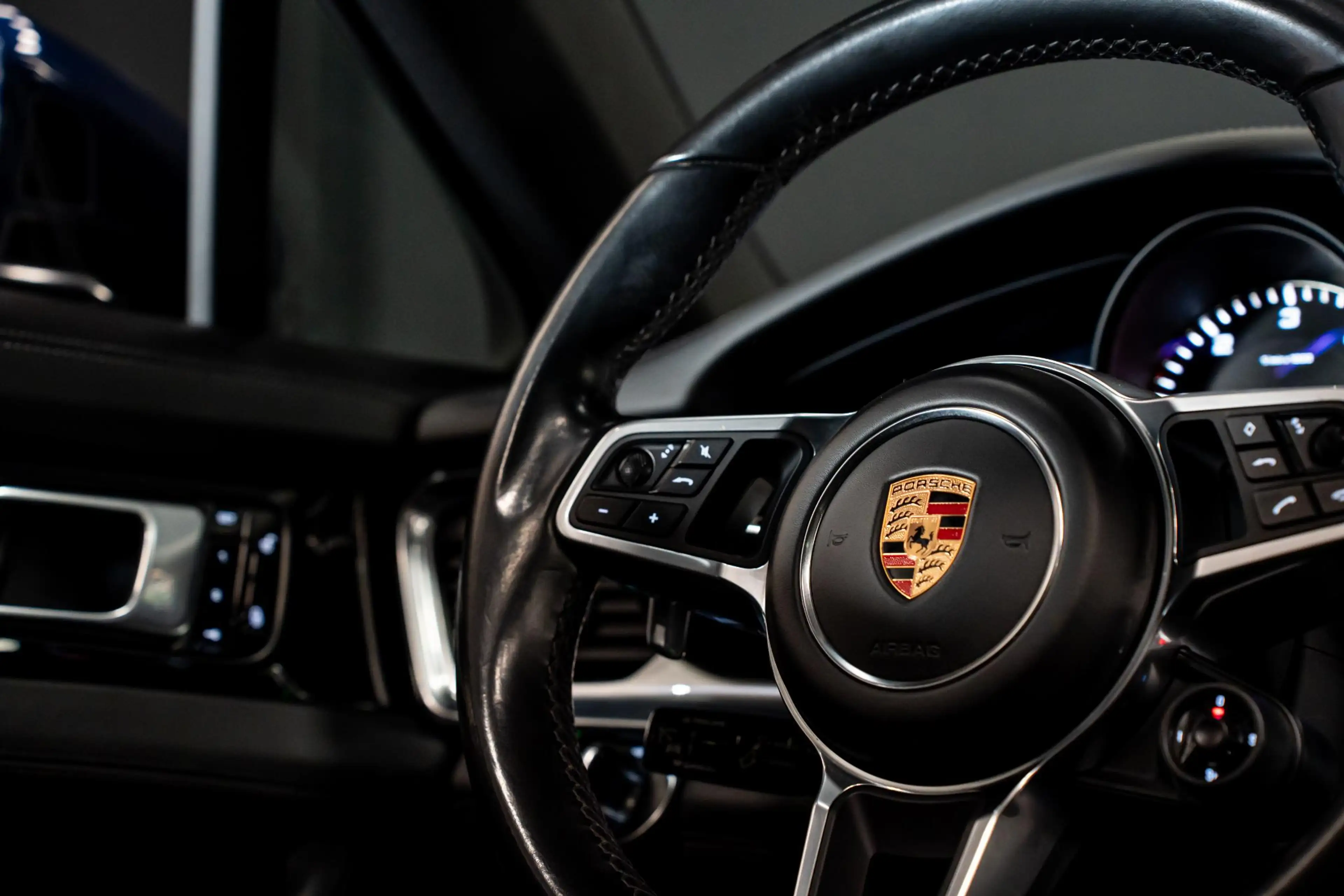 Porsche Panamera 4S 4.0 Diesel V8 *BOSE / Panorama / 18-wegs Stoele — photo 31