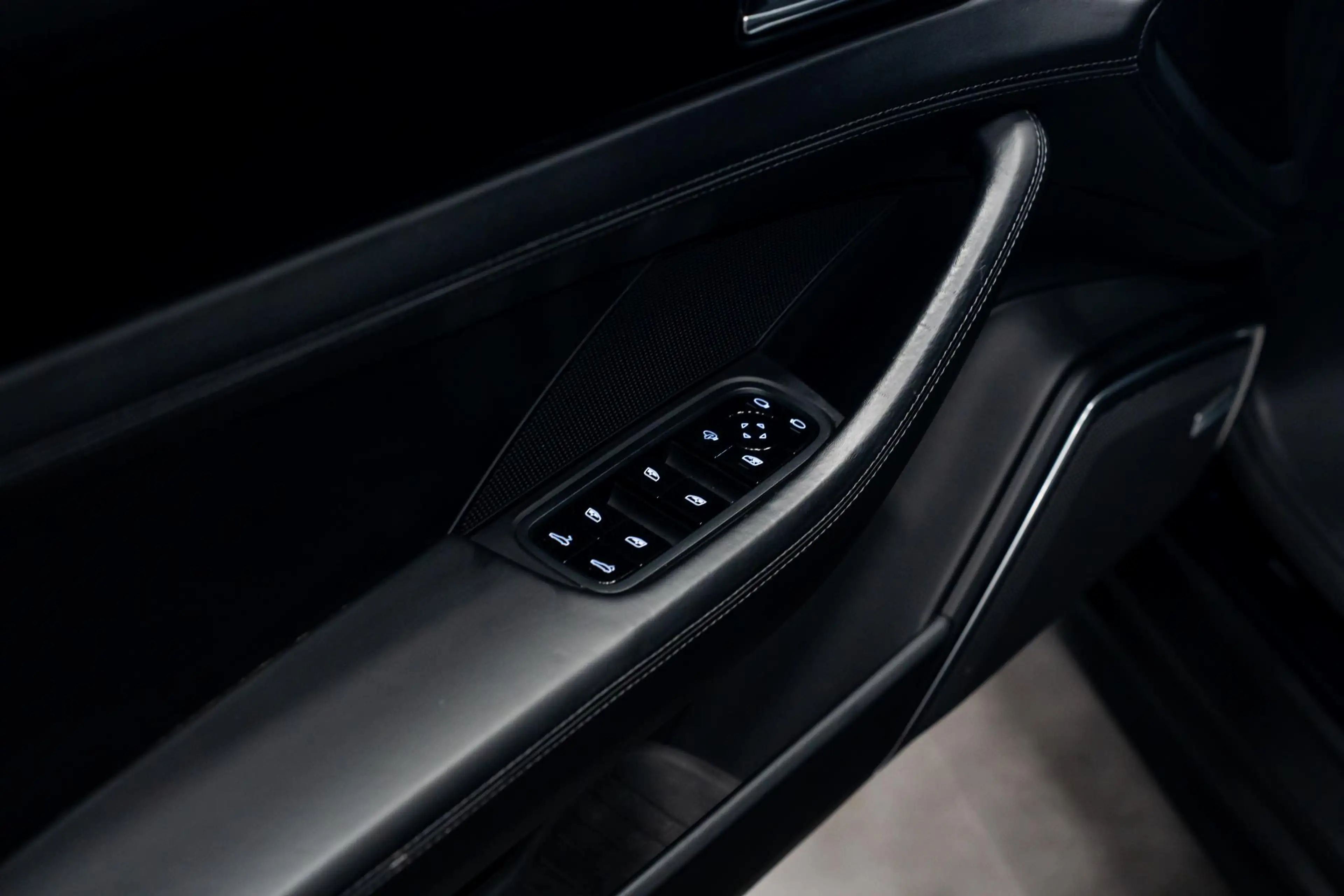 Porsche Panamera 4S 4.0 Diesel V8 *BOSE / Panorama / 18-wegs Stoele — photo 13
