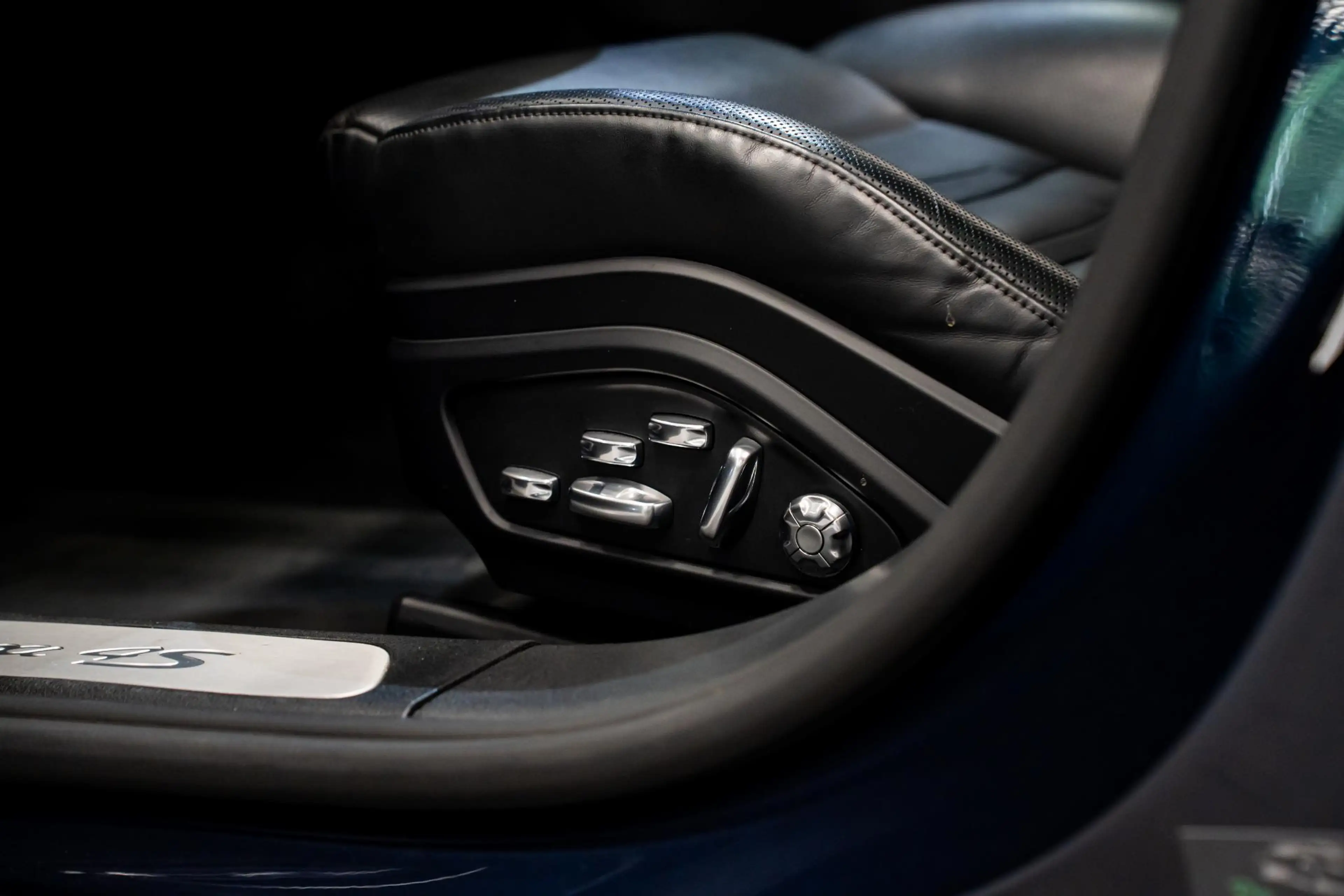 Porsche Panamera 4S 4.0 Diesel V8 *BOSE / Panorama / 18-wegs Stoele — photo 9
