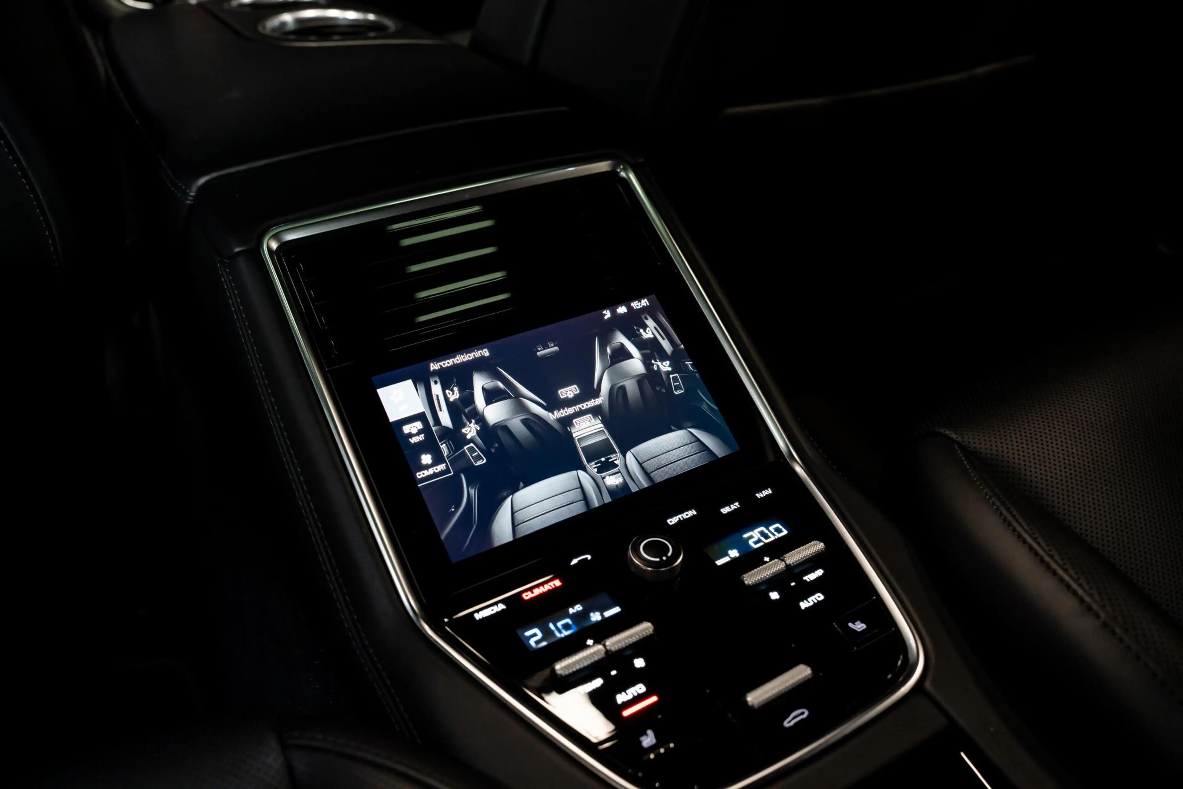 Porsche Panamera 4S 4.0 Diesel V8 *BOSE / Panorama / 18-wegs Stoele — photo 41