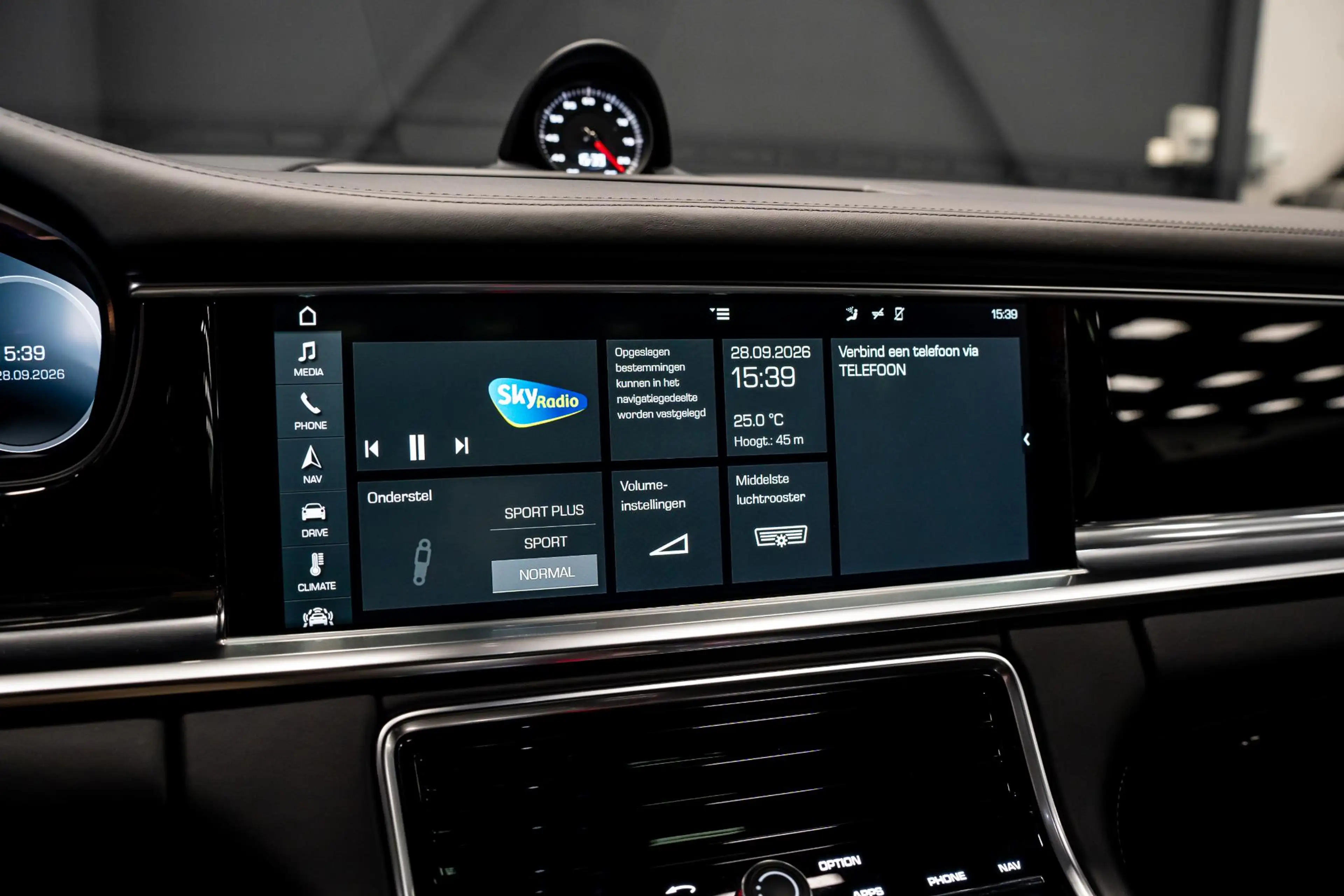 Porsche Panamera 4S 4.0 Diesel V8 *BOSE / Panorama / 18-wegs Stoele — photo 42