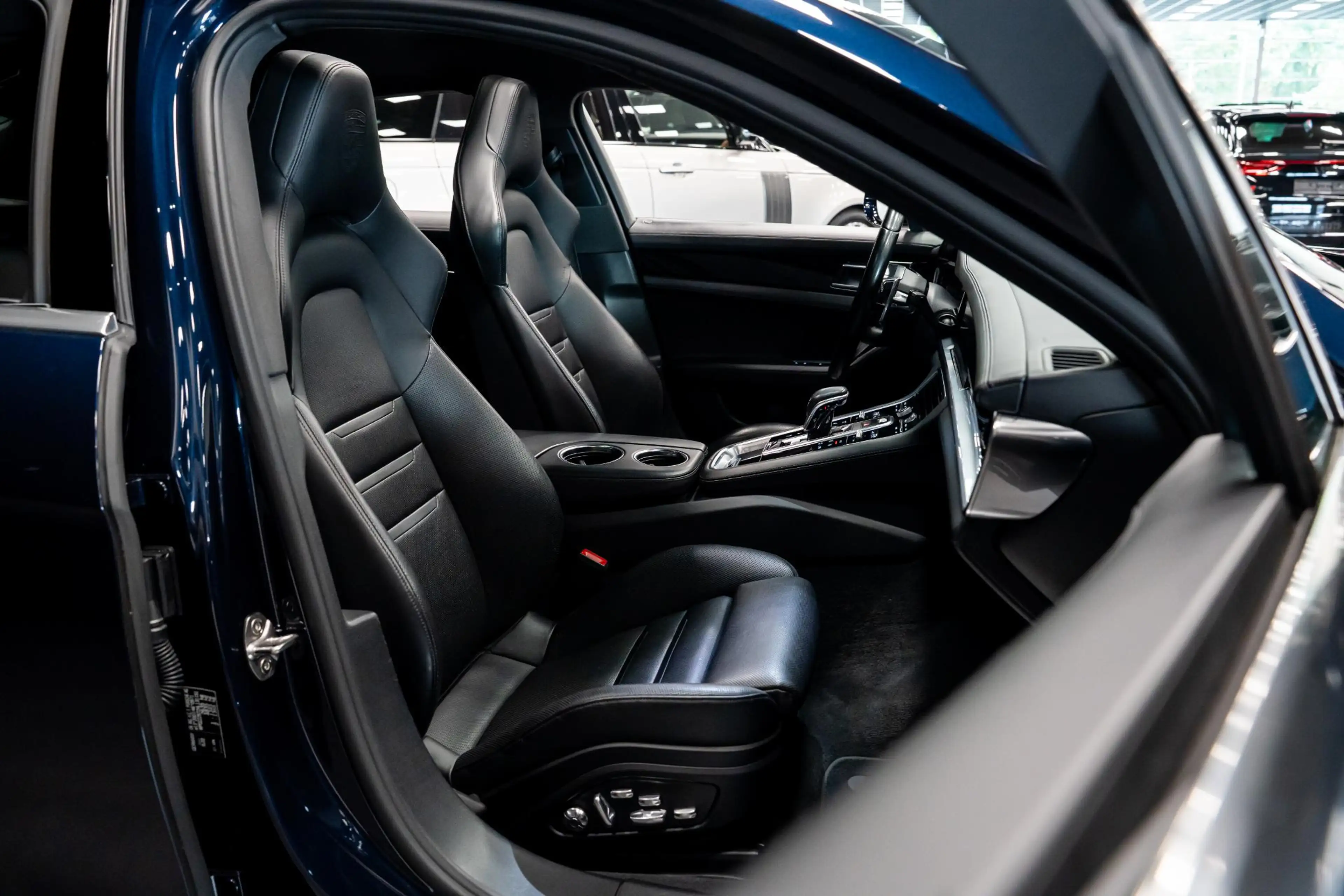 Porsche Panamera 4S 4.0 Diesel V8 *BOSE / Panorama / 18-wegs Stoele — photo 7