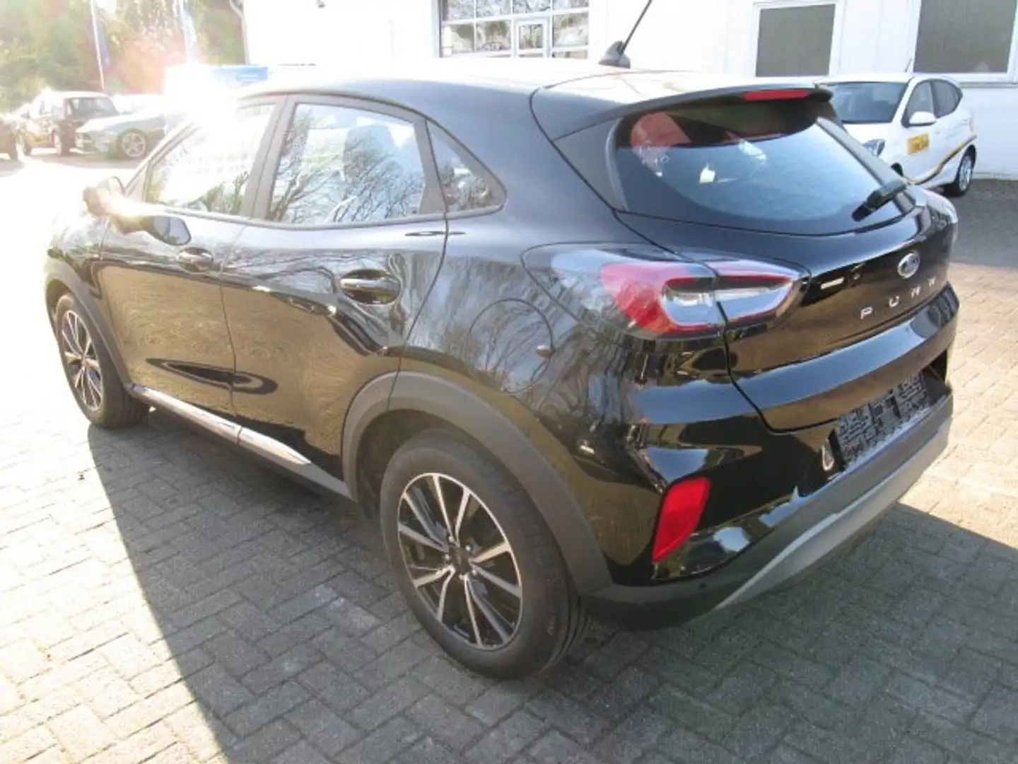 Ford Puma 1.0 EcoBoost Hybrid TITANIUM Schwarz - 2