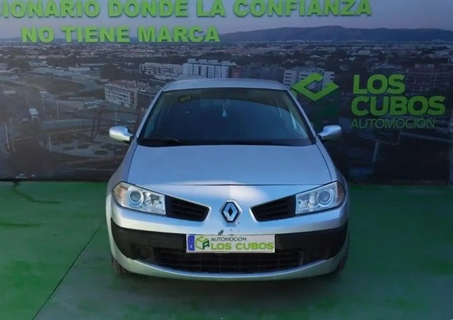 Renault Megane Grand Tour Pack Authentique 1.5dCi85 Grau - 1