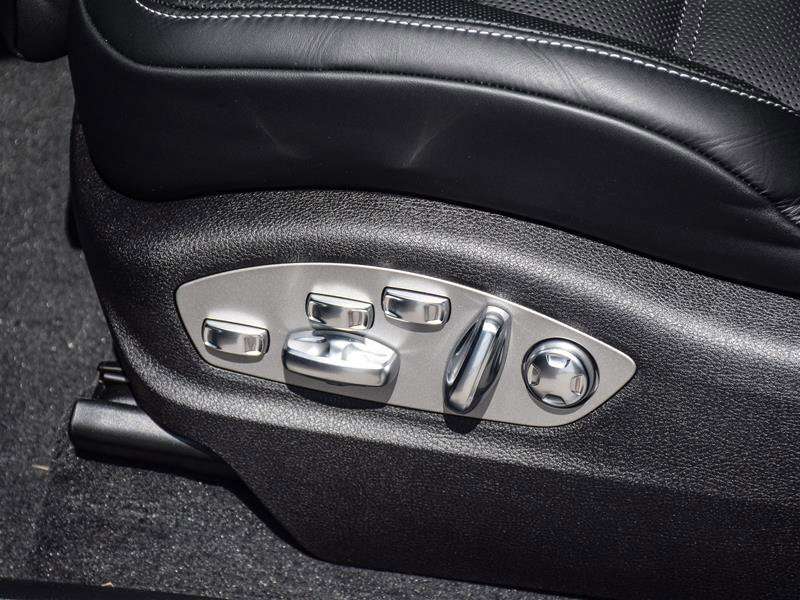 2024 Porsche Macan T Silver thumb 16