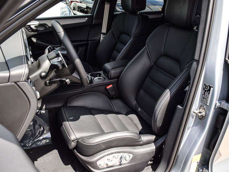 2024 Porsche Macan T Silver thumb 19