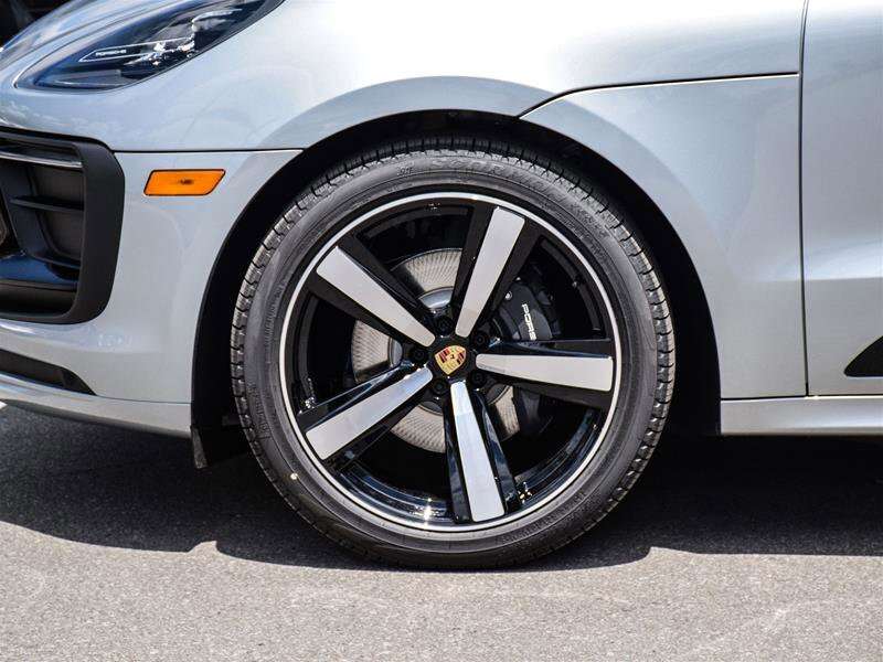 2024 Porsche Macan T Silver alt 5