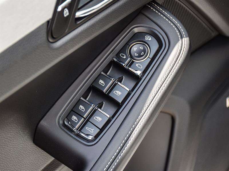 2024 Porsche Macan T Silver thumb 14
