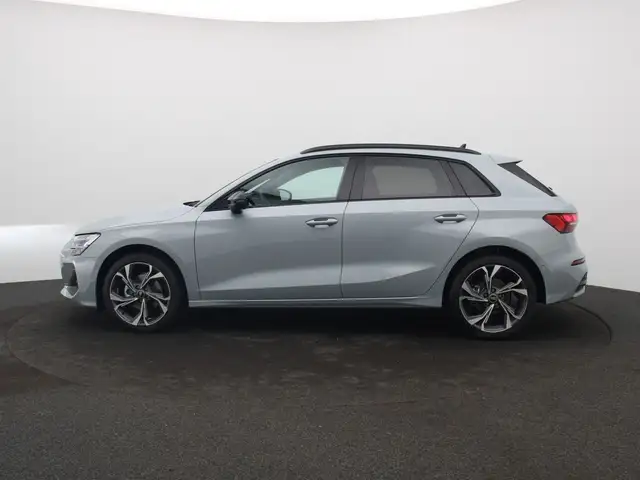 Audi A3 view 4