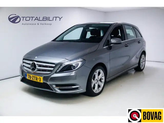 Mercedes-Benz B 180 Ambition automaat | Navigatie | Trekhaak | Parkeer
