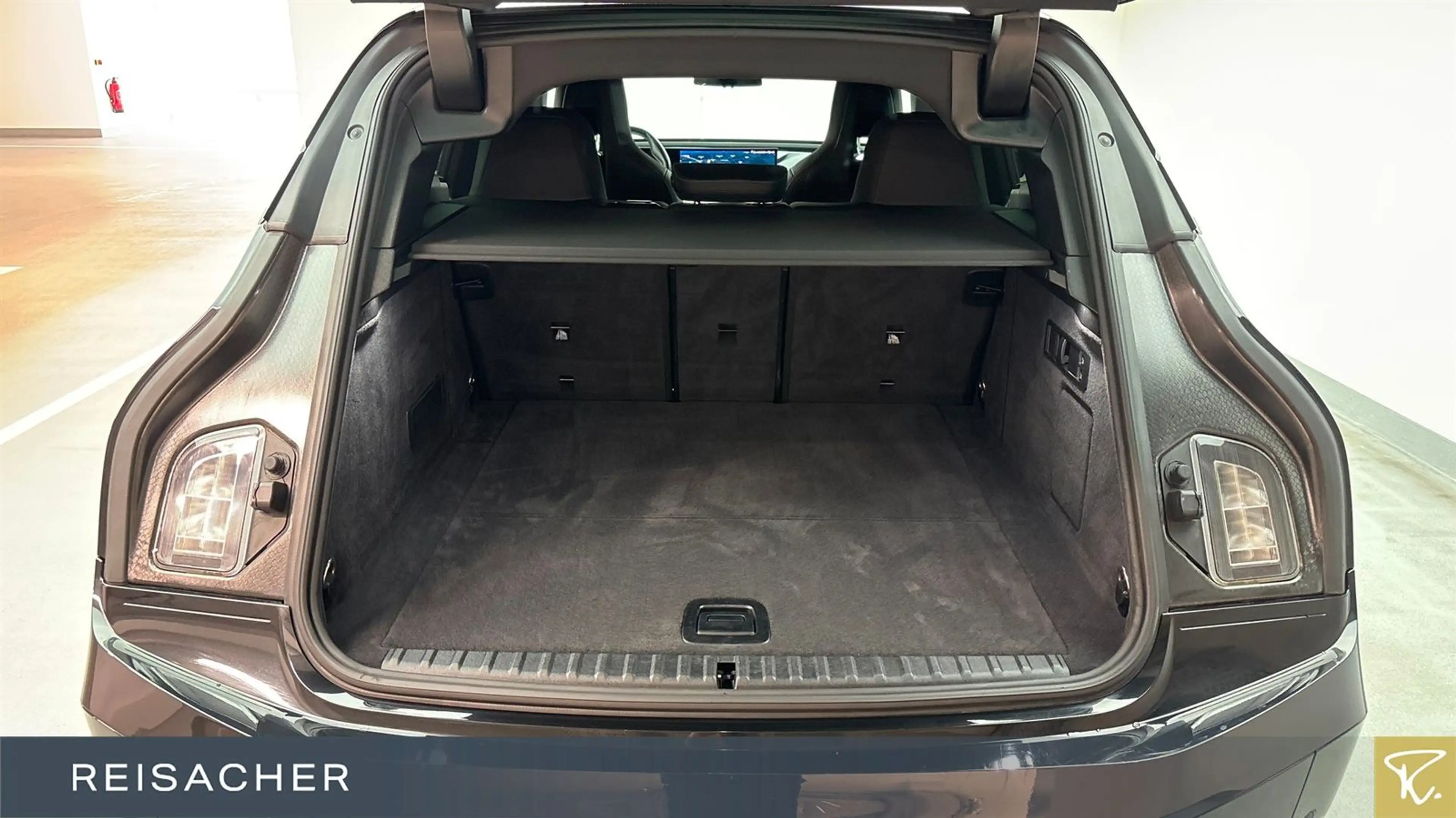 BMW iX A xDrive50,DrA+,ParkAs+,Iconic,H&K — photo 9