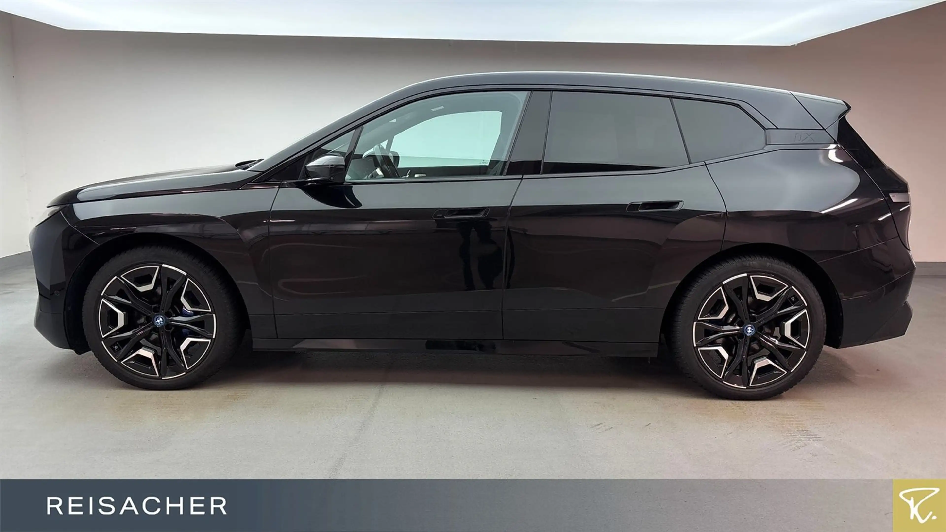 BMW iX A xDrive50,DrA+,ParkAs+,Iconic,H&K — photo 8
