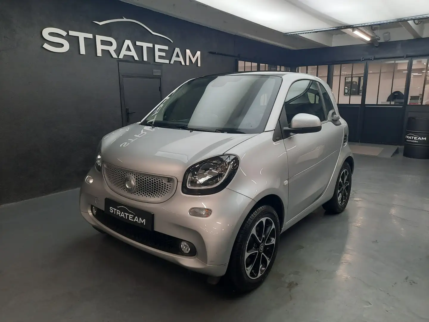 smart forTwo 0.9 90CV TWINAMIC PRIME Gris - 1