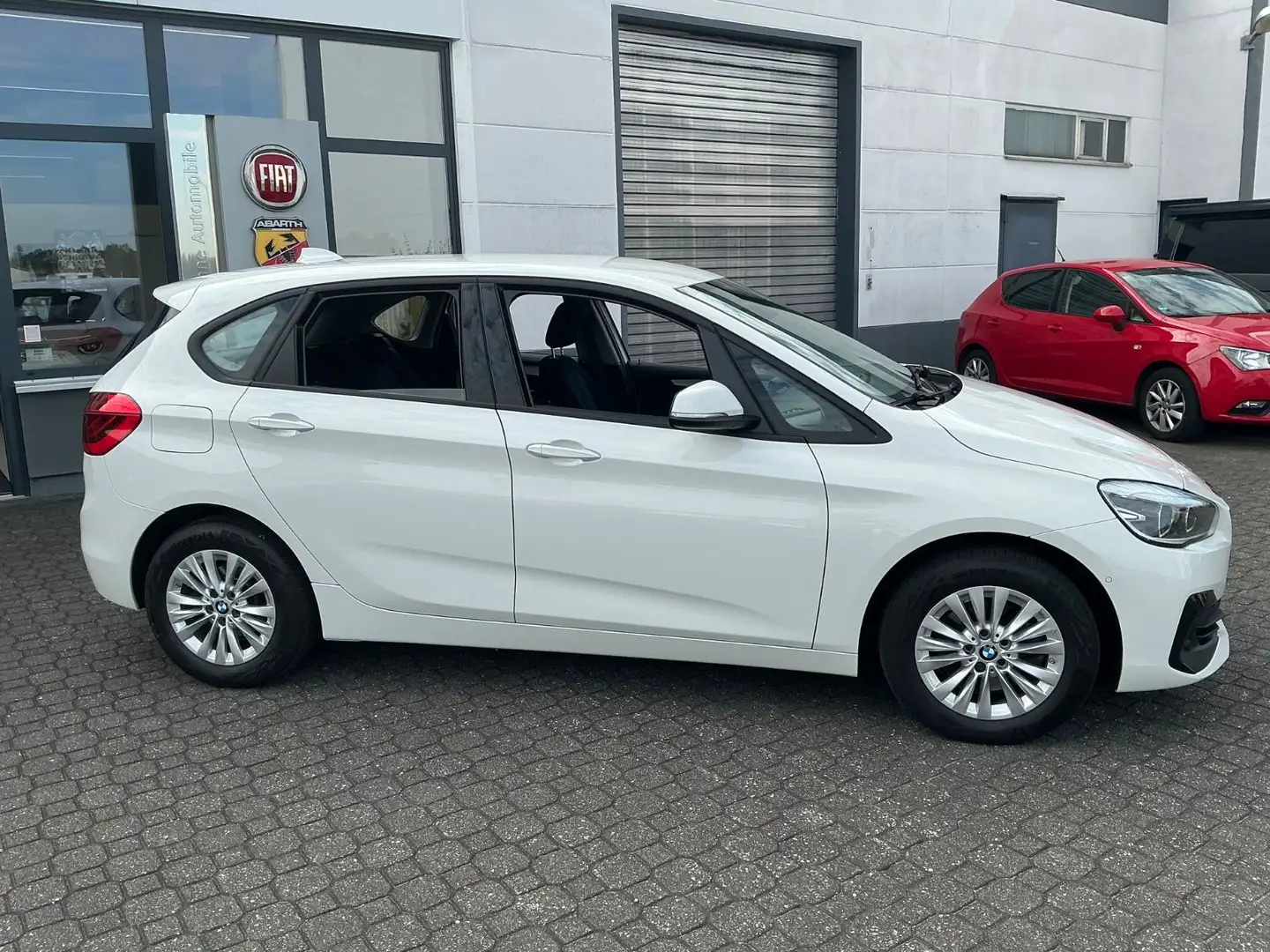 BMW 218 Advantage *NAV/DAB/PDC/SH* Weiß - 2
