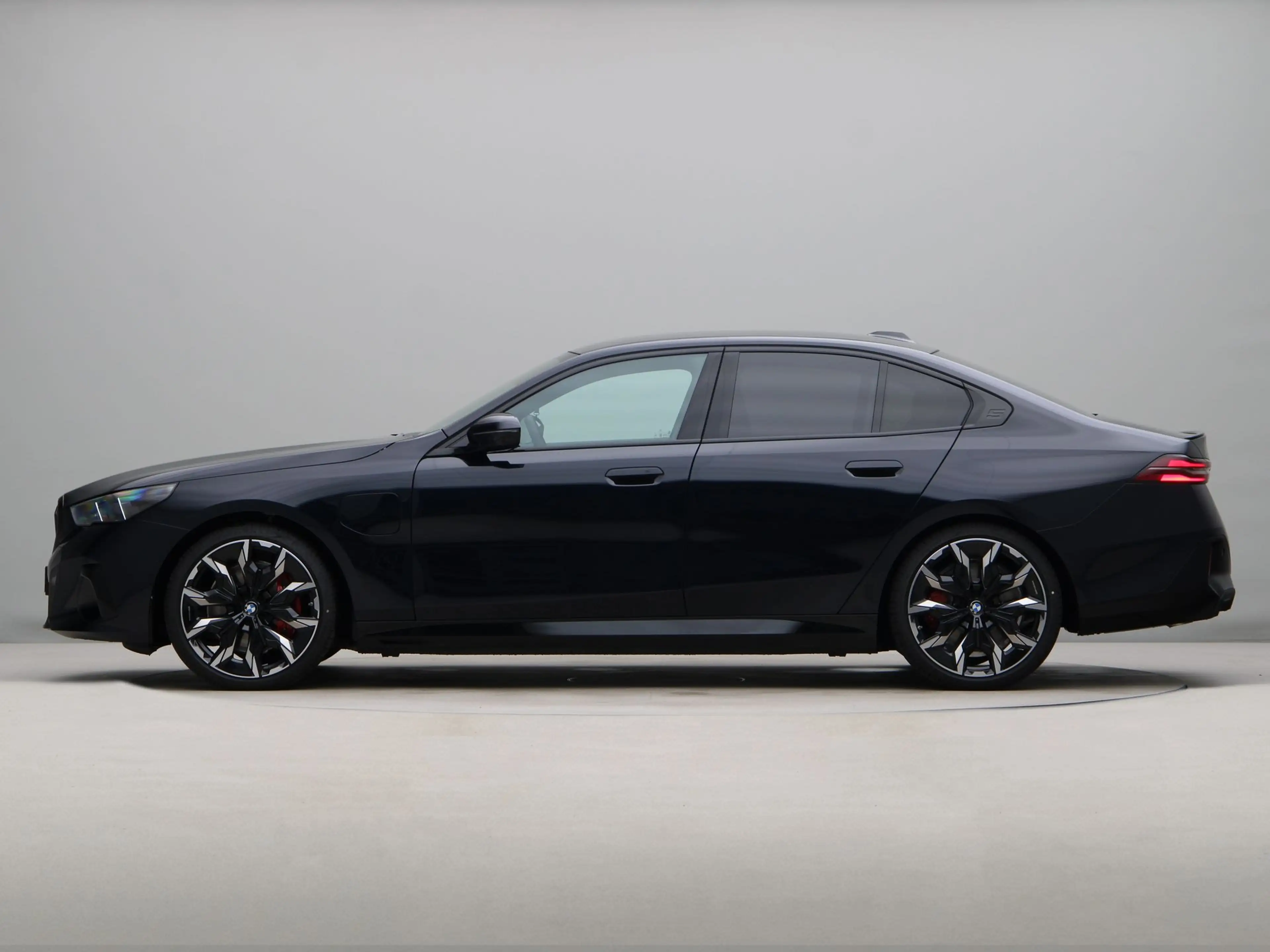 BMW 550 5 serie 550e xDrive — photo 12