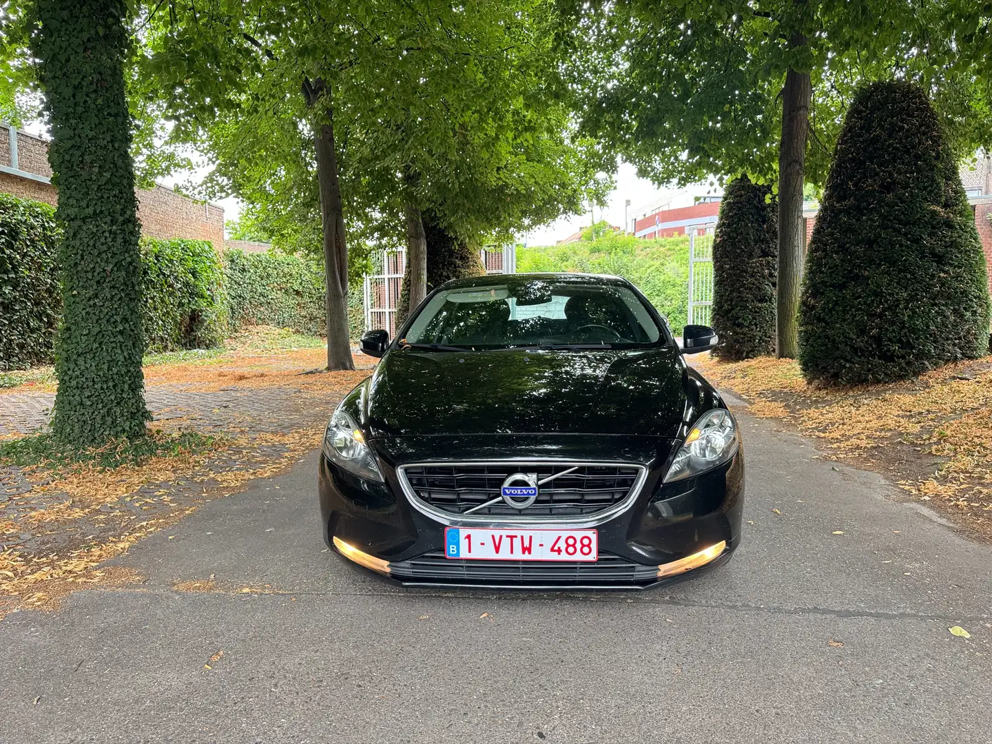 Volvo V40 V40 2.0 D2 Navi - R-Design 18' New Distri TOUT OK Zwart - 1