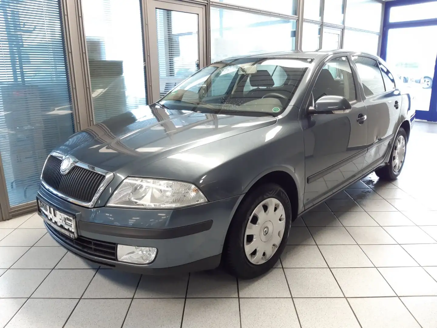 Skoda Octavia Tüv 01-2025 Grau - 2