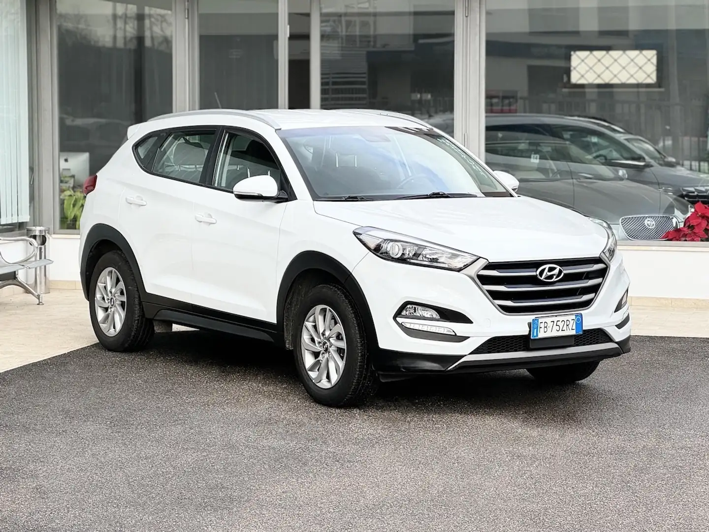 Hyundai TUCSON 1.6 Benzina 132CV E6 - 2015 Bianco - 1