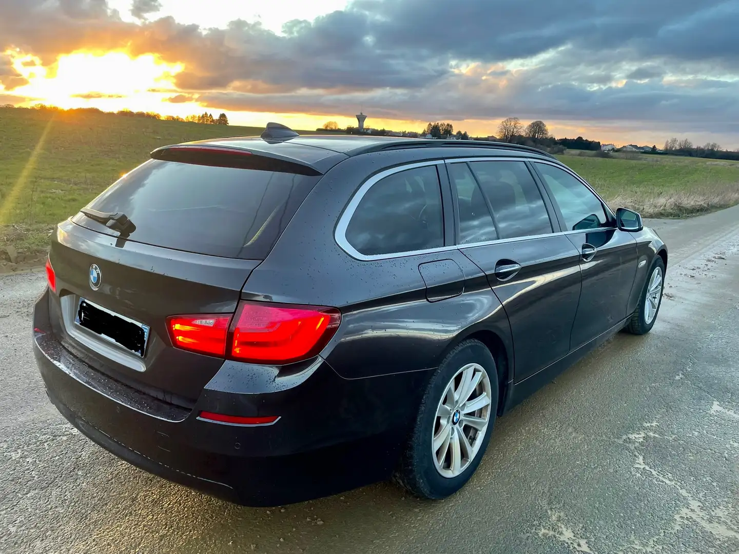 BMW 530 530d xDrive Touring Aut. Noir - 2
