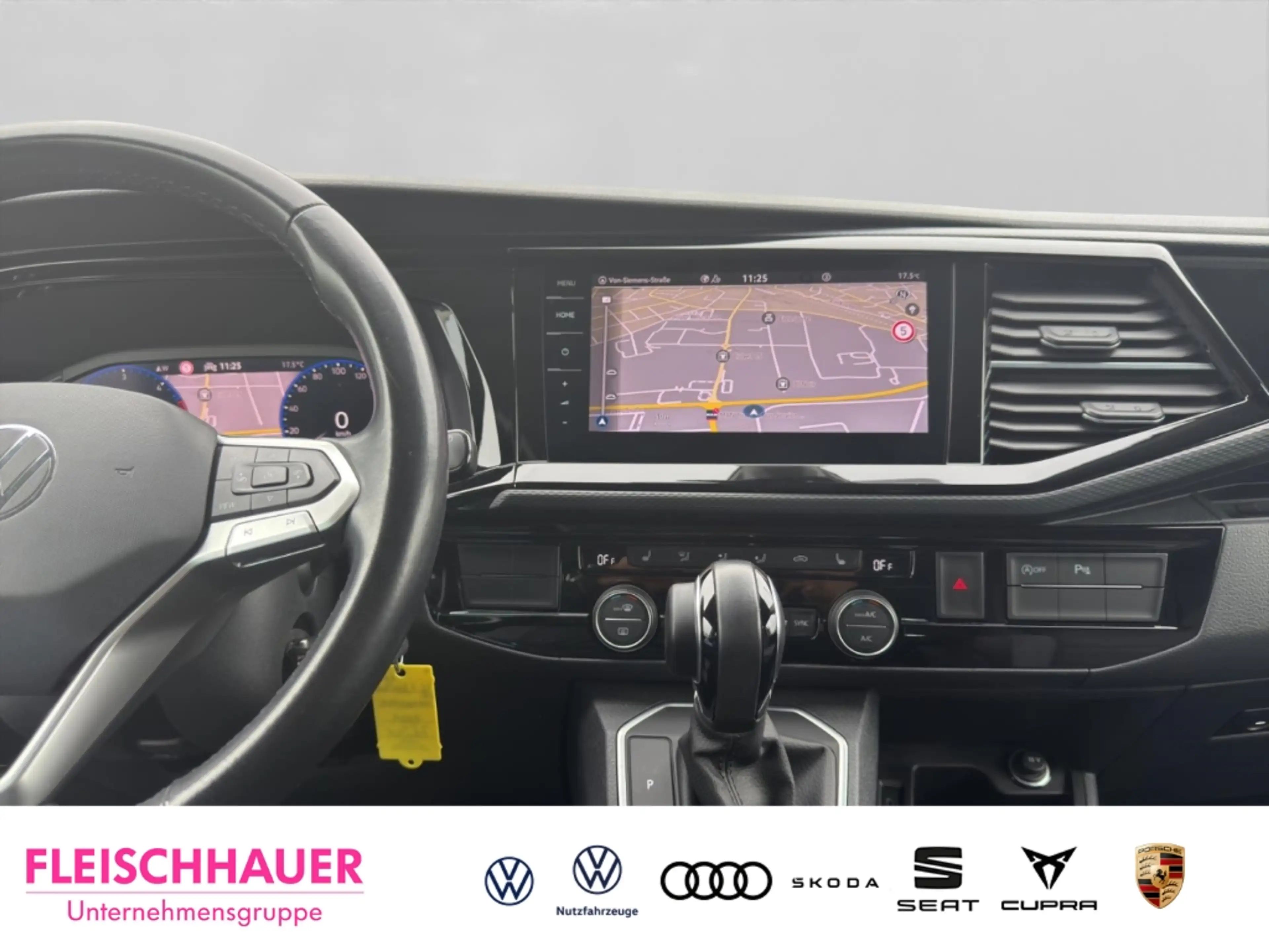 Volkswagen T6.1 Multivan 2,0 TDI Generation Six AHK+RK+LED+CarPlay+Navi+ACC — photo 13