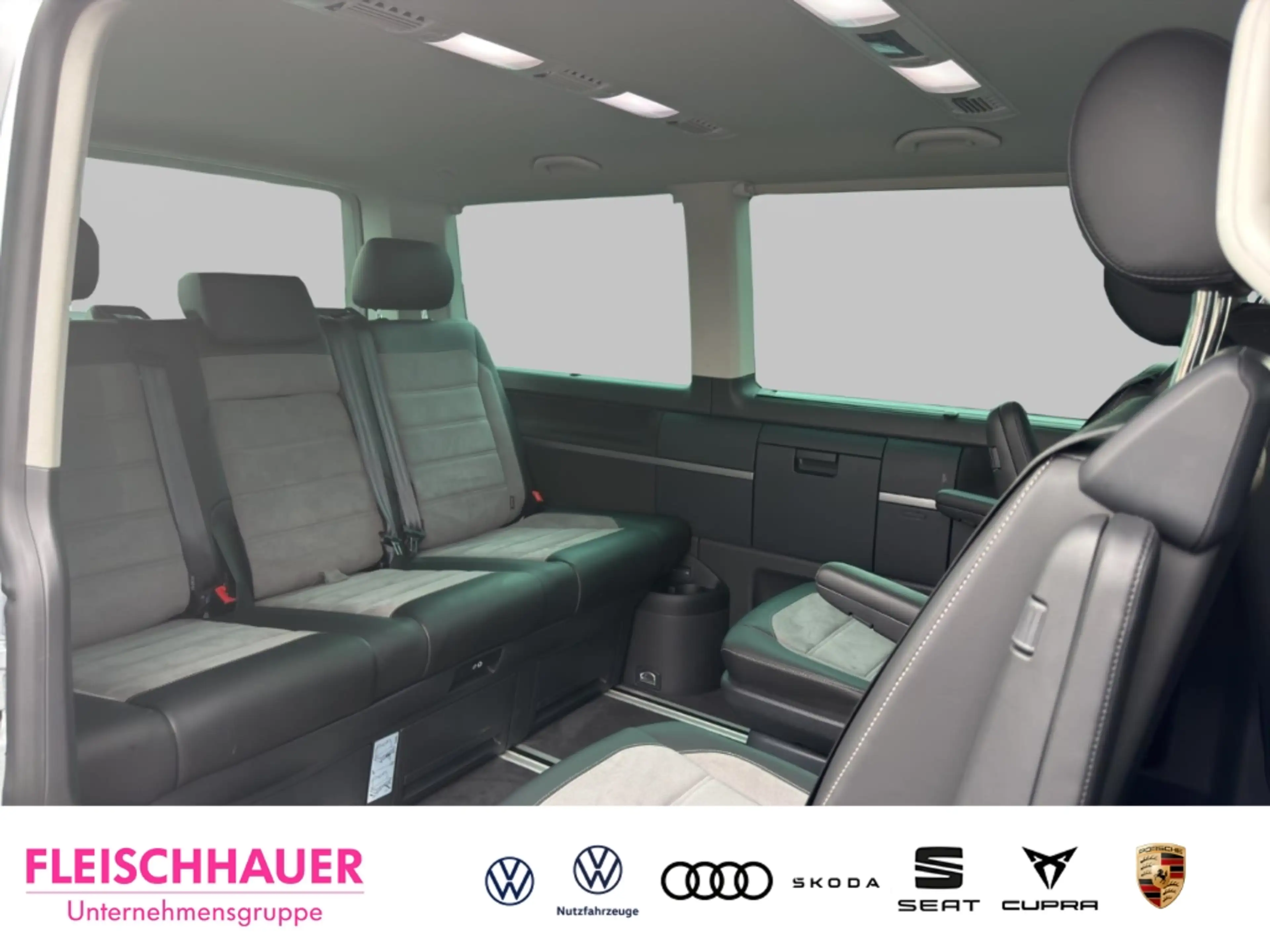 Volkswagen T6.1 Multivan 2,0 TDI Generation Six AHK+RK+LED+CarPlay+Navi+ACC — photo 11