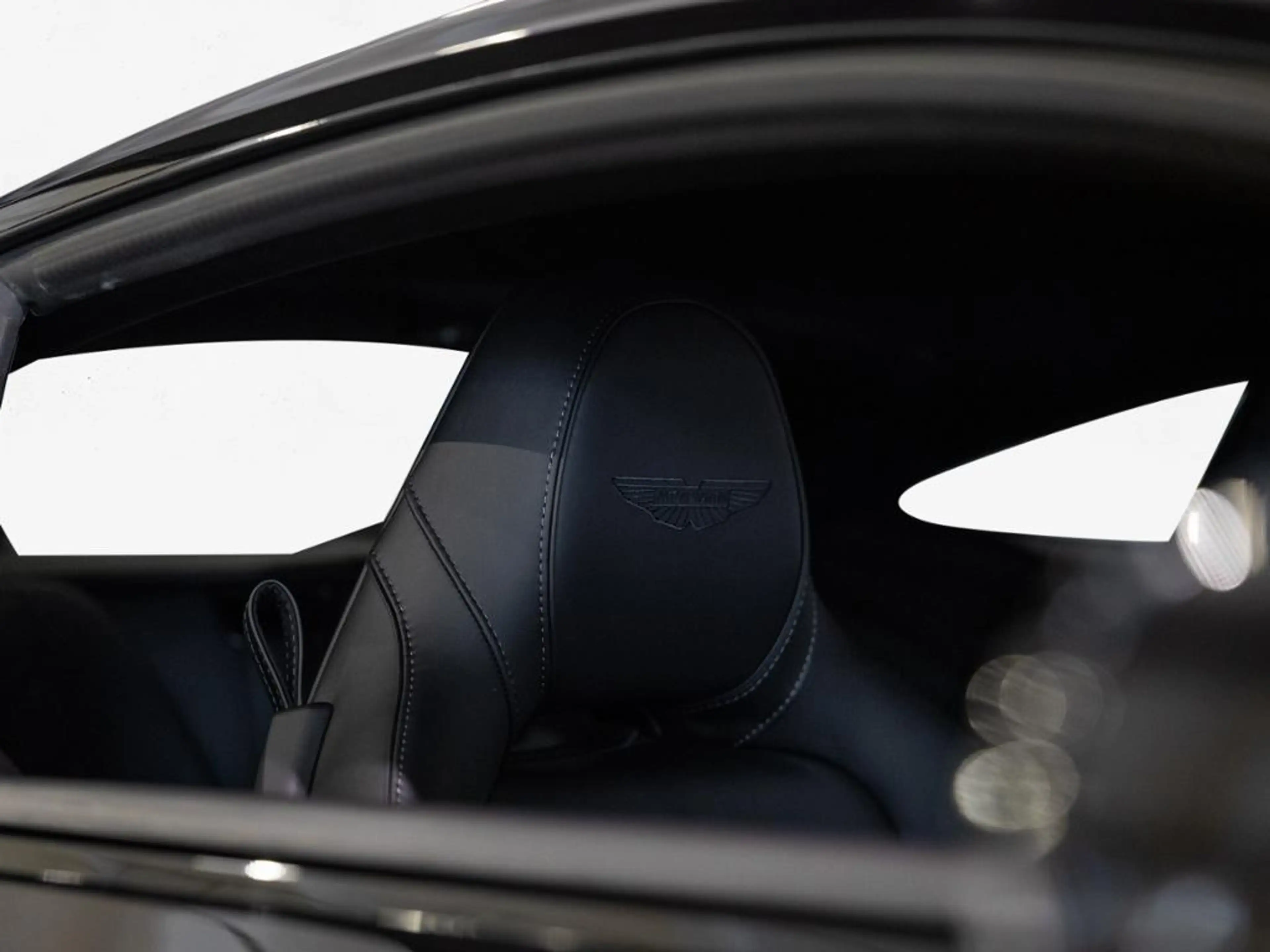 Aston Martin DB12 S Coupe Aston Martin Hamburg — photo 6