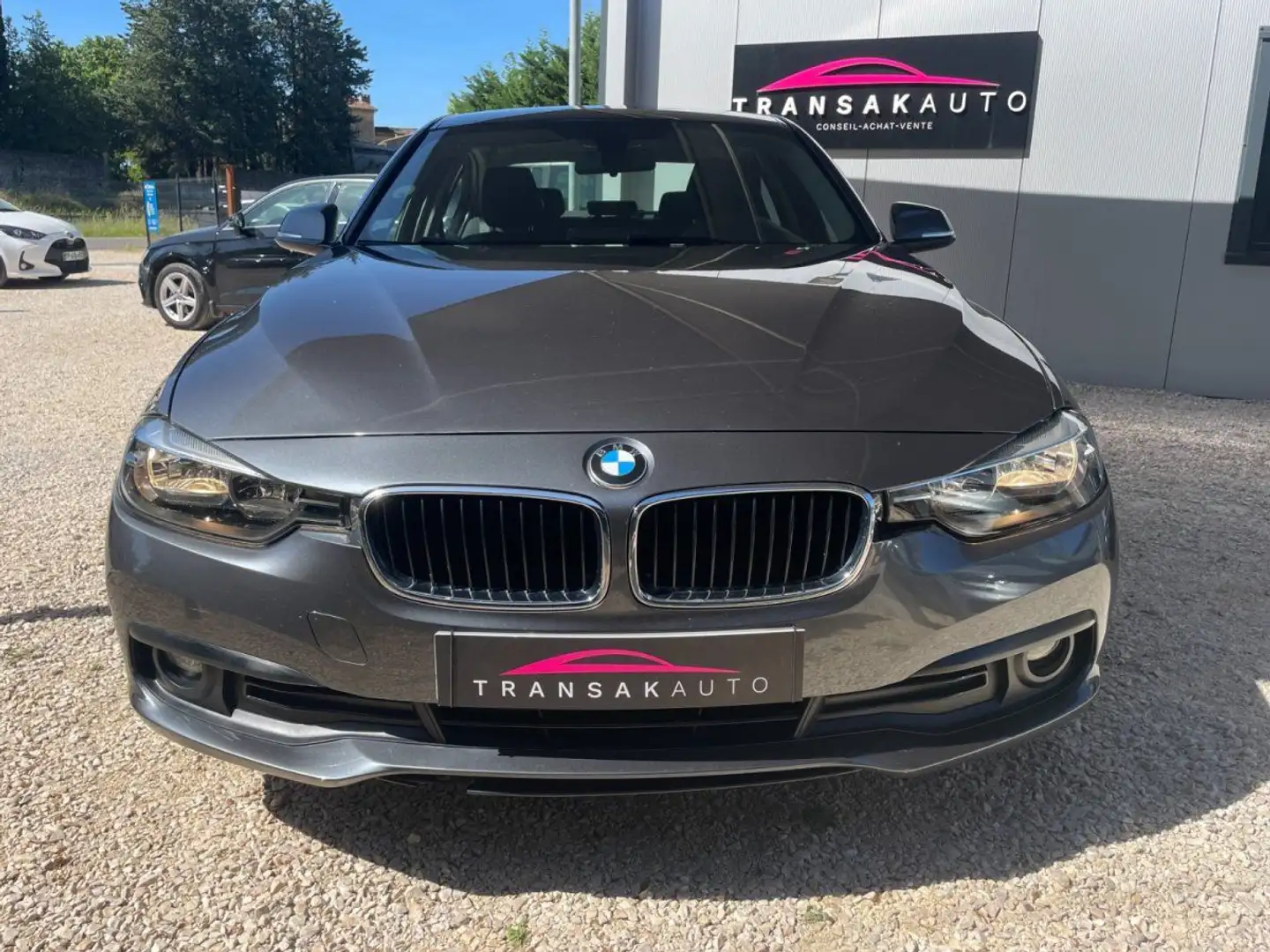 BMW 318 SERIE F30 LCI 318d 150 ch Business Design Gris - 2