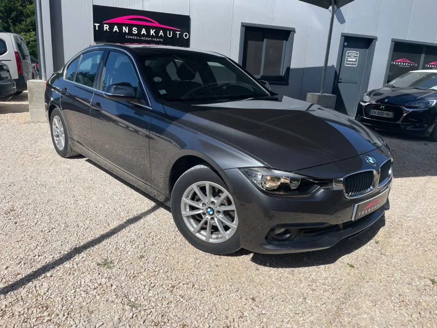 BMW 318 SERIE F30 LCI 318d 150 ch Business Design Gris - 1