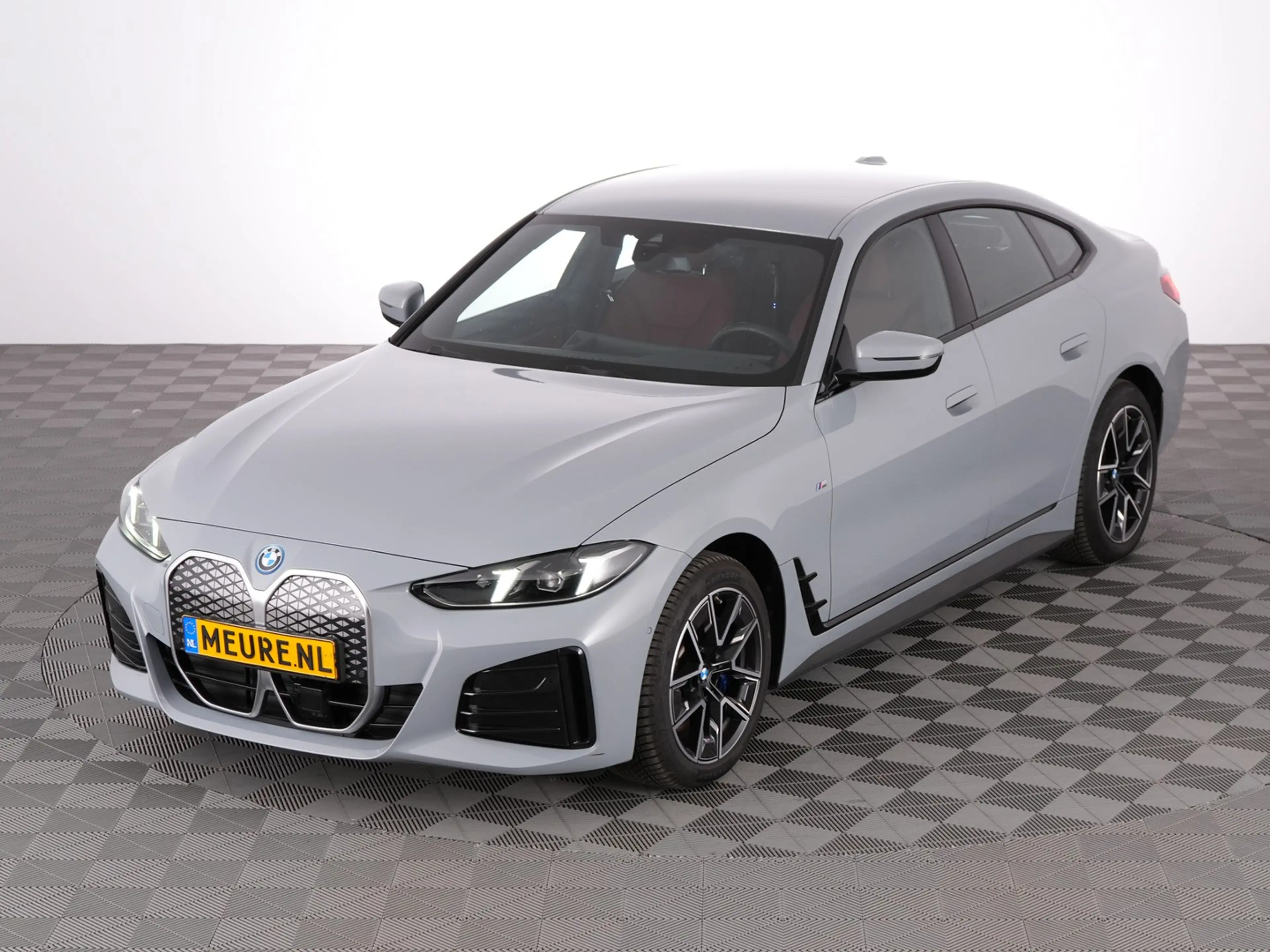 BMW i4 eDrive40 M Sport *SOH 94.3%* LEDER | Full LED | CA — photo 23