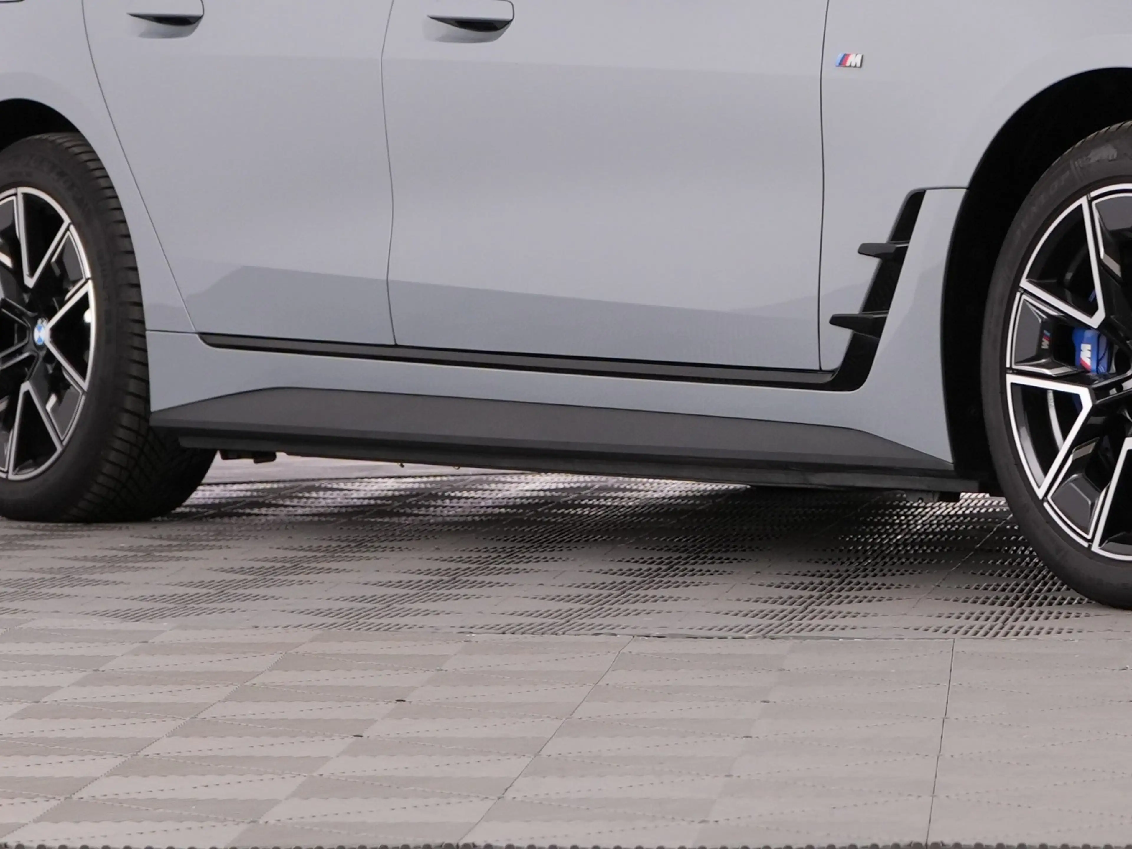 BMW i4 eDrive40 M Sport *SOH 94.3%* LEDER | Full LED | CA — photo 41