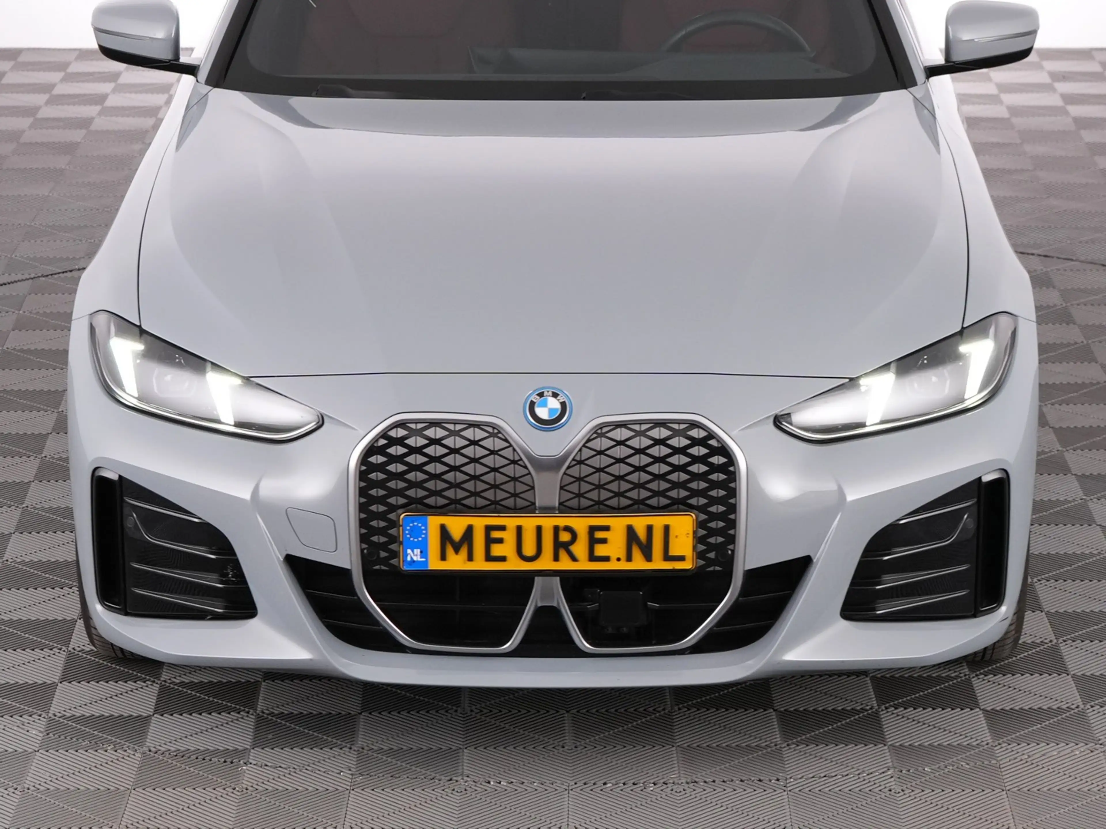 BMW i4 eDrive40 M Sport *SOH 94.3%* LEDER | Full LED | CA — photo 9