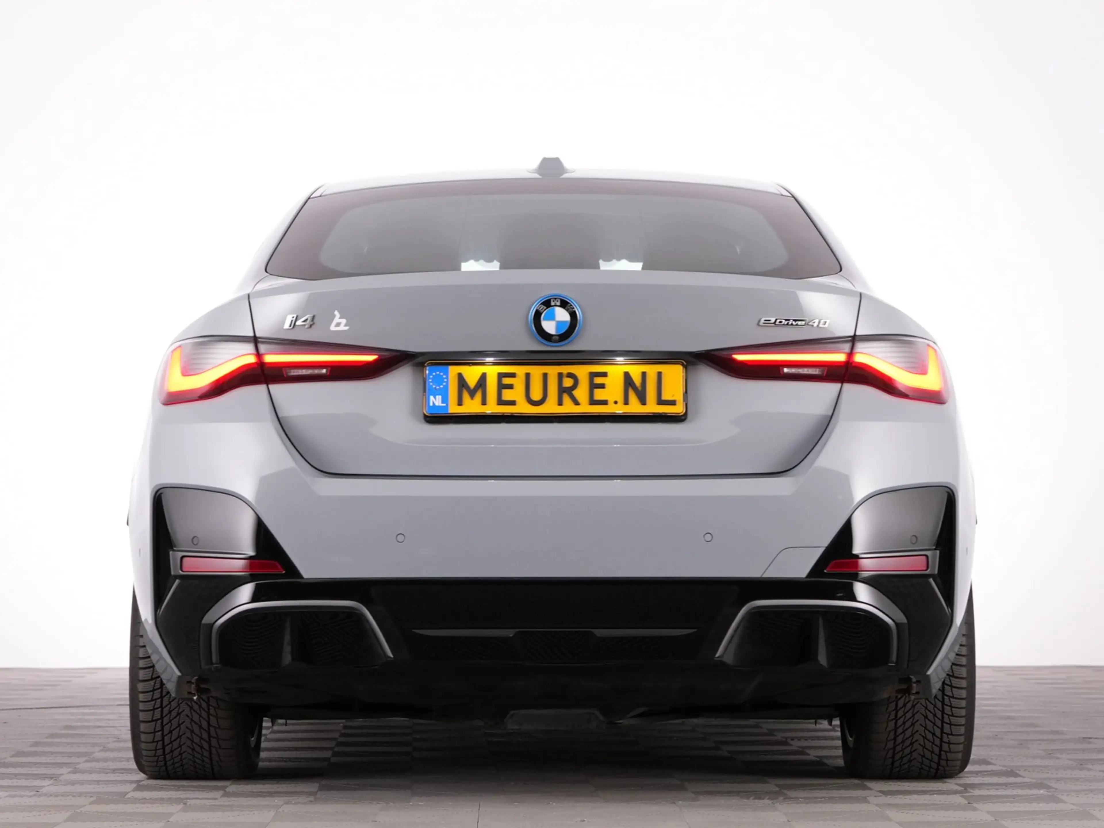 BMW i4 eDrive40 M Sport *SOH 94.3%* LEDER | Full LED | CA — photo 32
