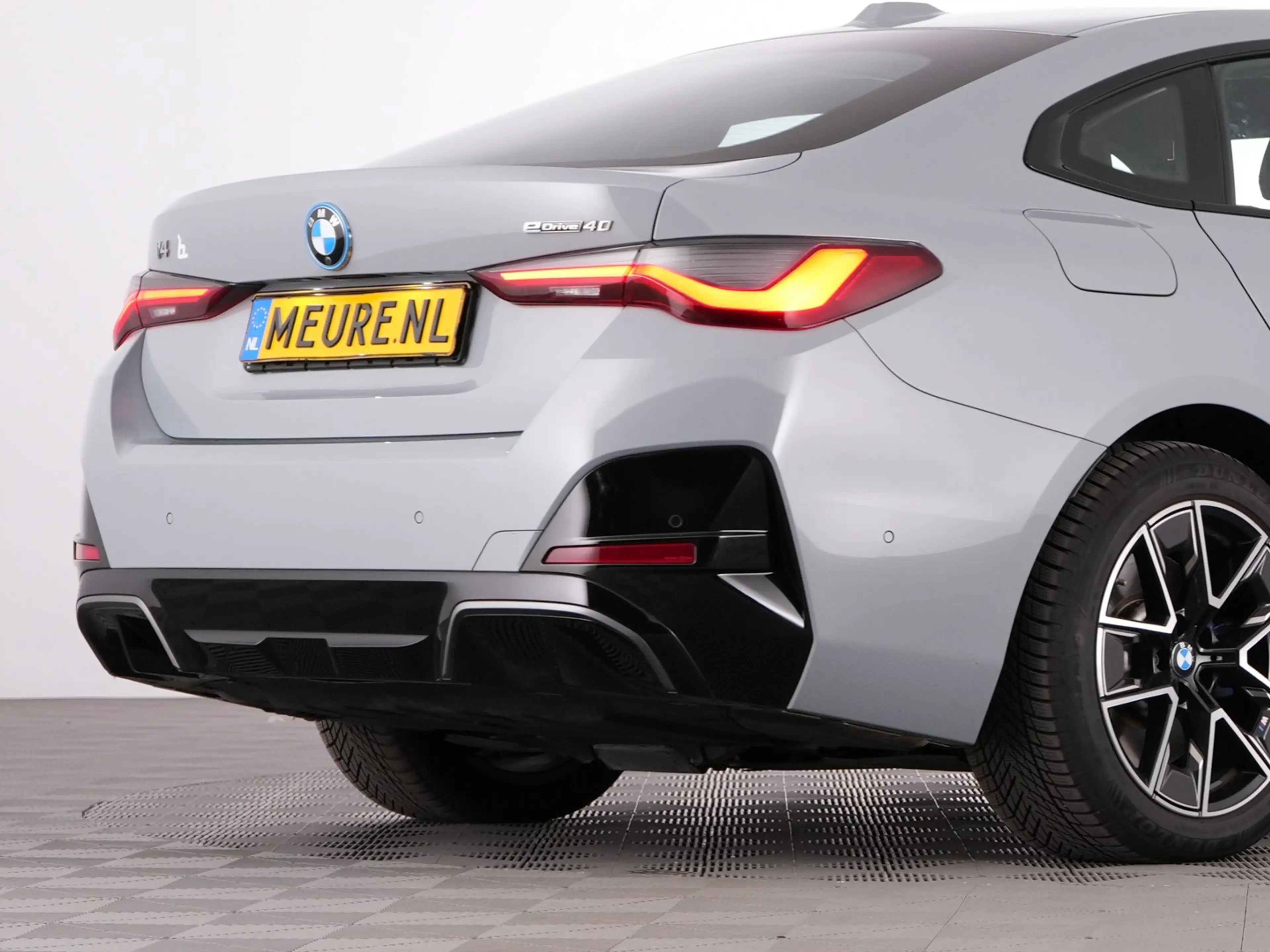 BMW i4 eDrive40 M Sport *SOH 94.3%* LEDER | Full LED | CA — photo 36