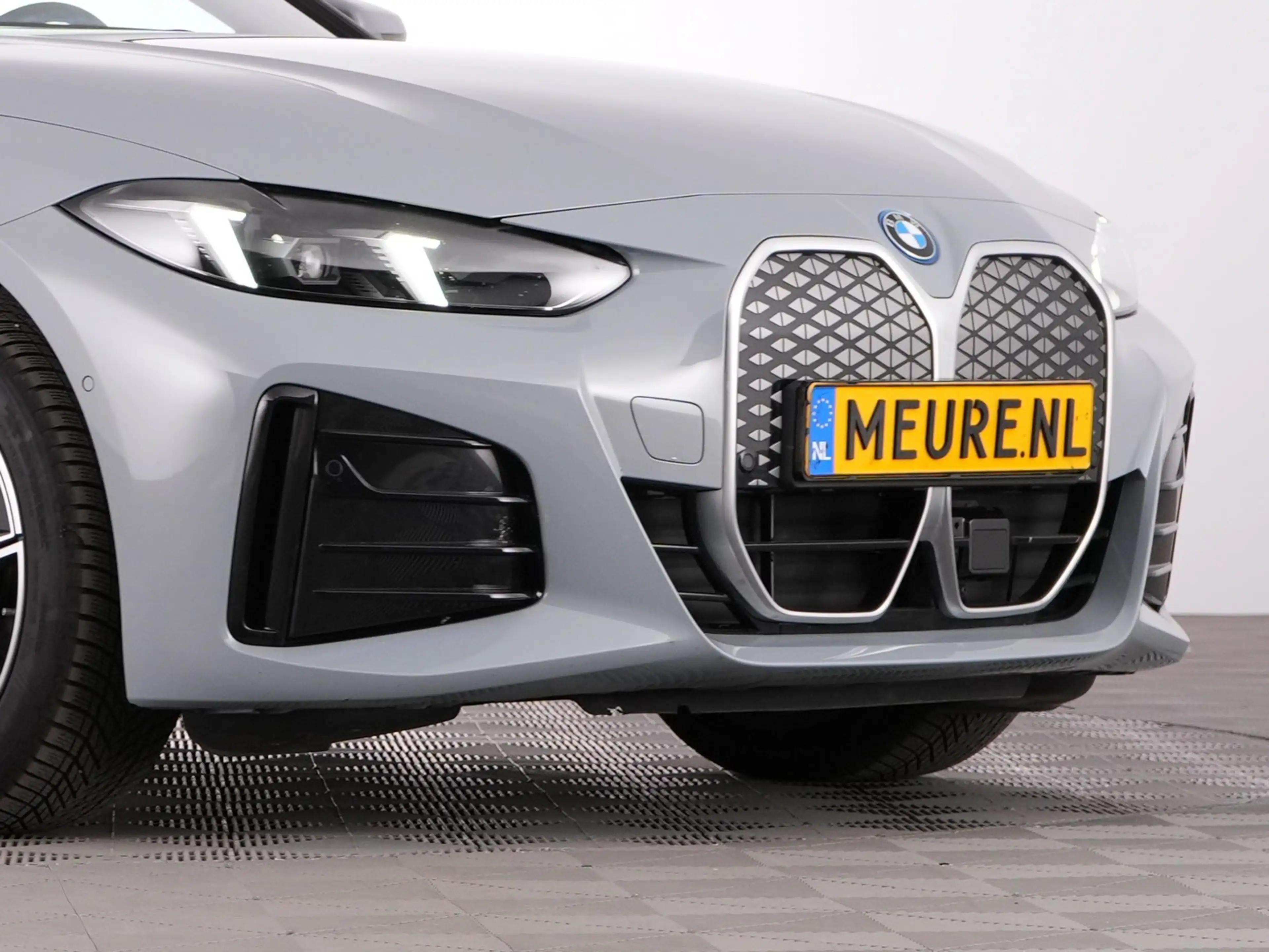 BMW i4 eDrive40 M Sport *SOH 94.3%* LEDER | Full LED | CA — photo 34