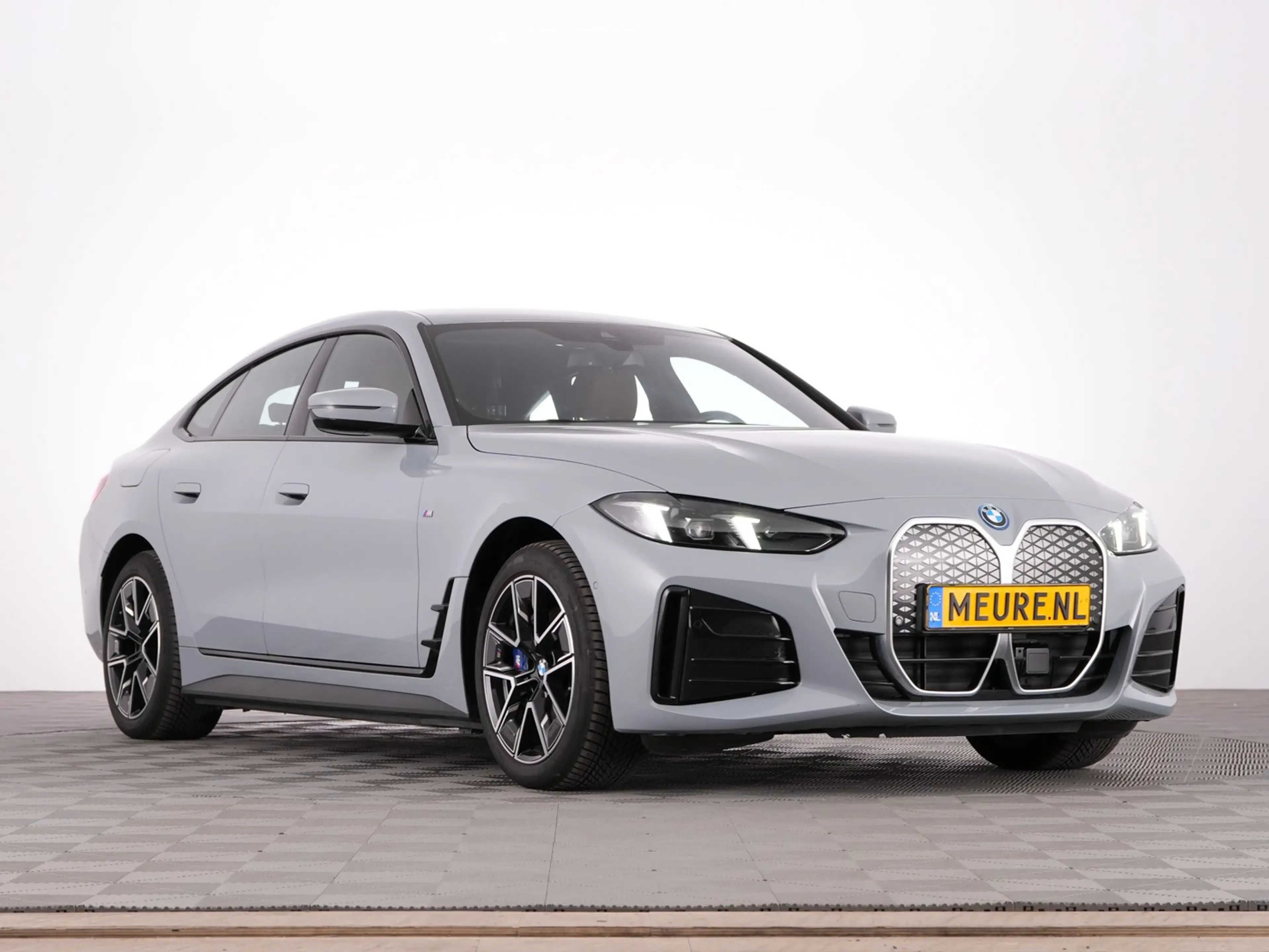 BMW i4 eDrive40 M Sport *SOH 94.3%* LEDER | Full LED | CA — photo 25