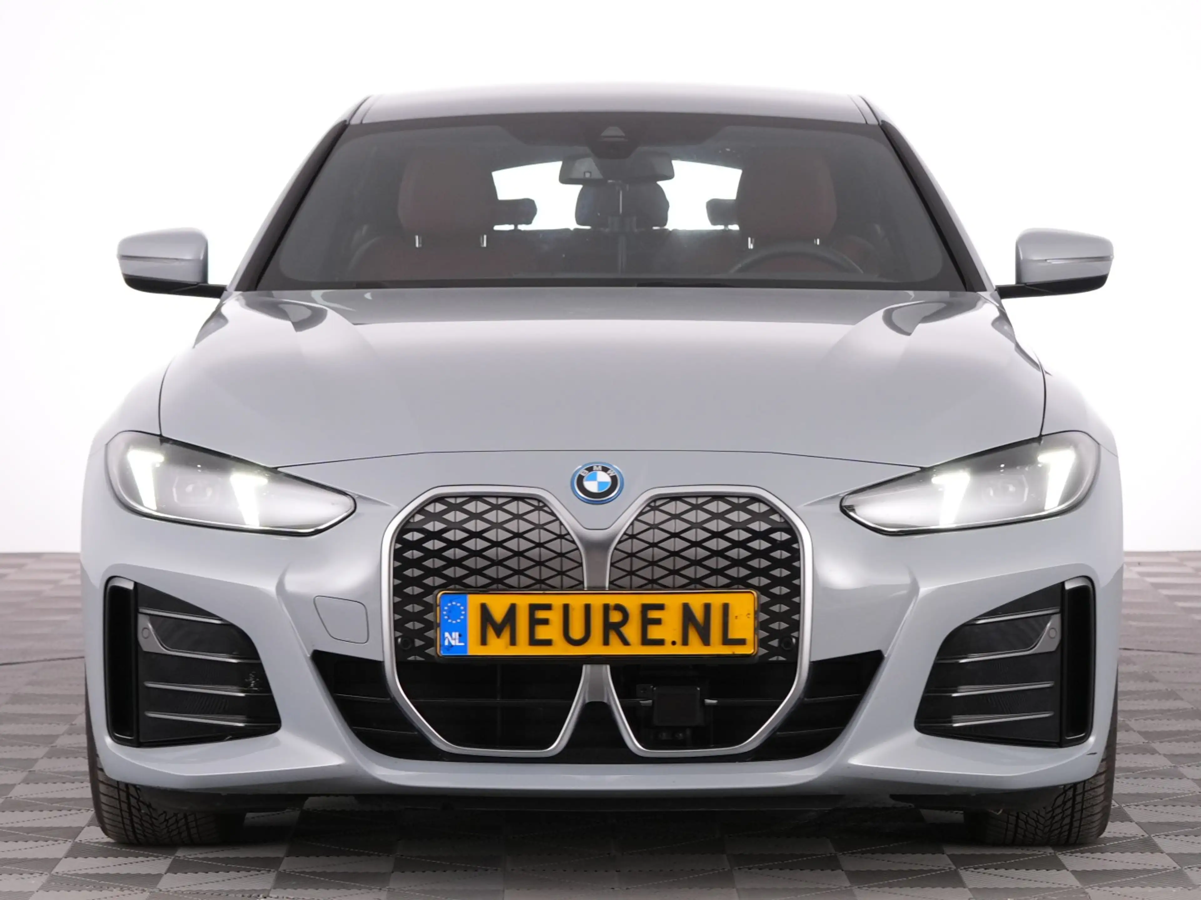 BMW i4 eDrive40 M Sport *SOH 94.3%* LEDER | Full LED | CA — photo 17