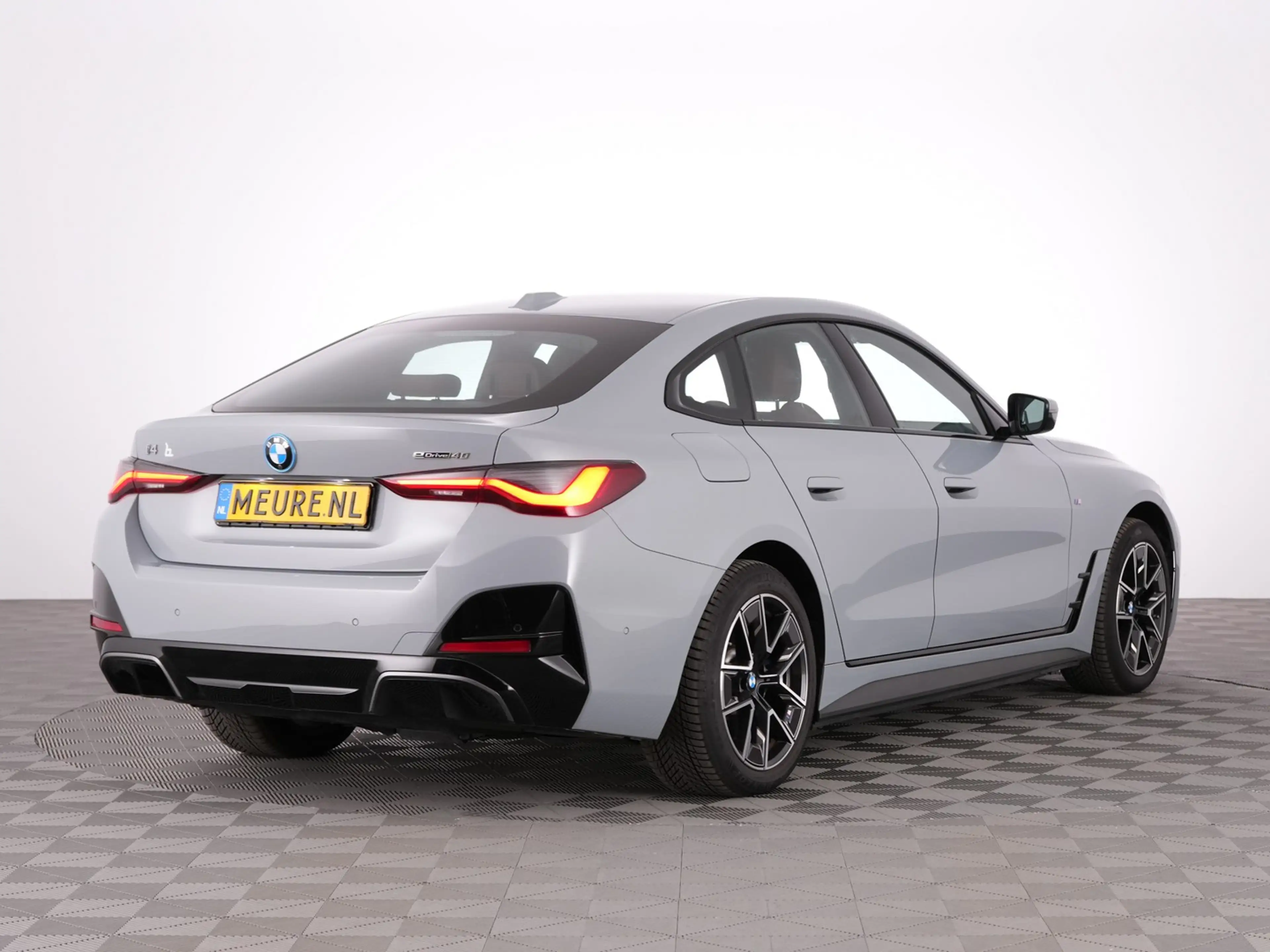 BMW i4 eDrive40 M Sport *SOH 94.3%* LEDER | Full LED | CA — photo 14