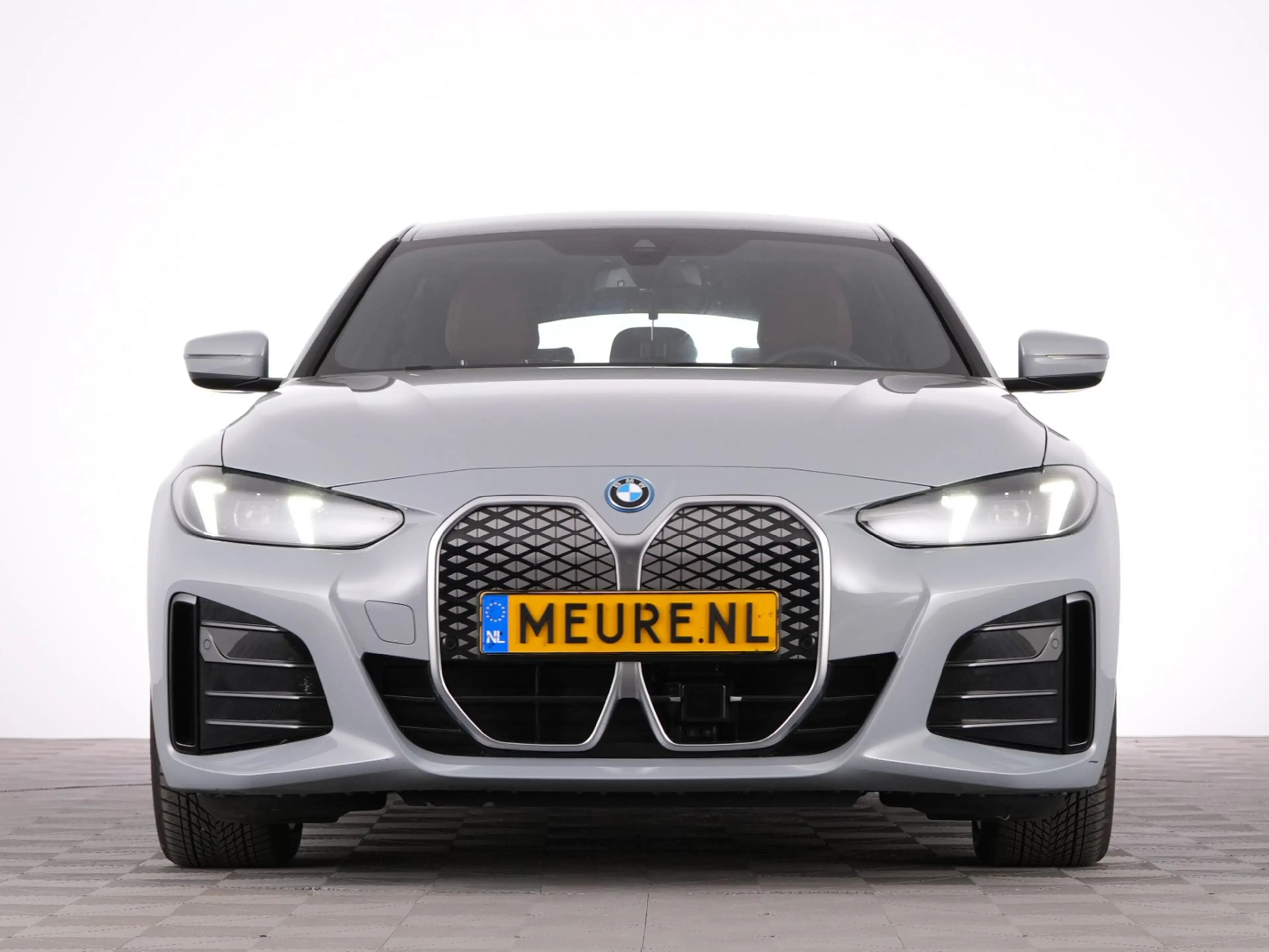 BMW i4 eDrive40 M Sport *SOH 94.3%* LEDER | Full LED | CA — photo 31