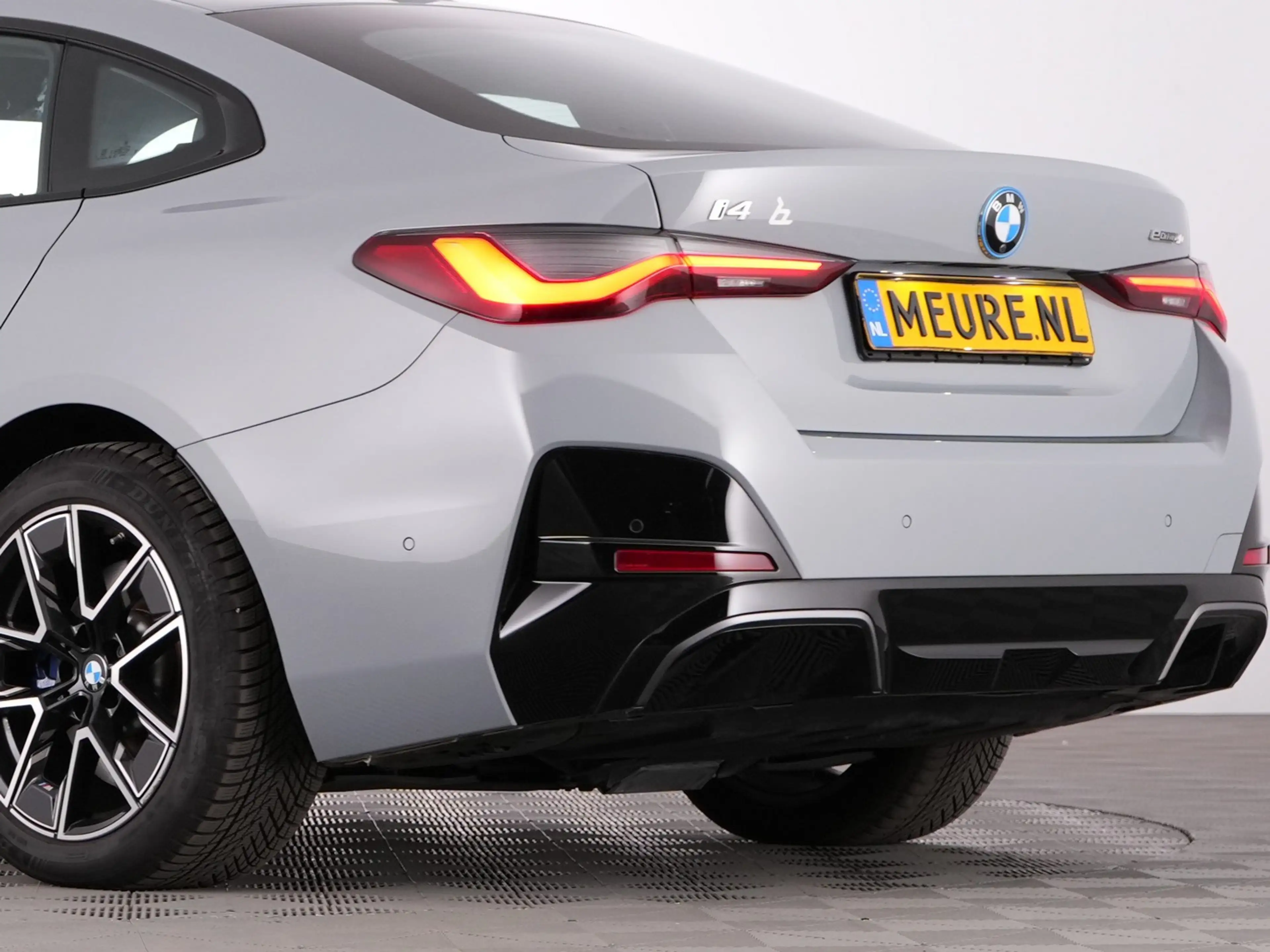 BMW i4 eDrive40 M Sport *SOH 94.3%* LEDER | Full LED | CA — photo 35