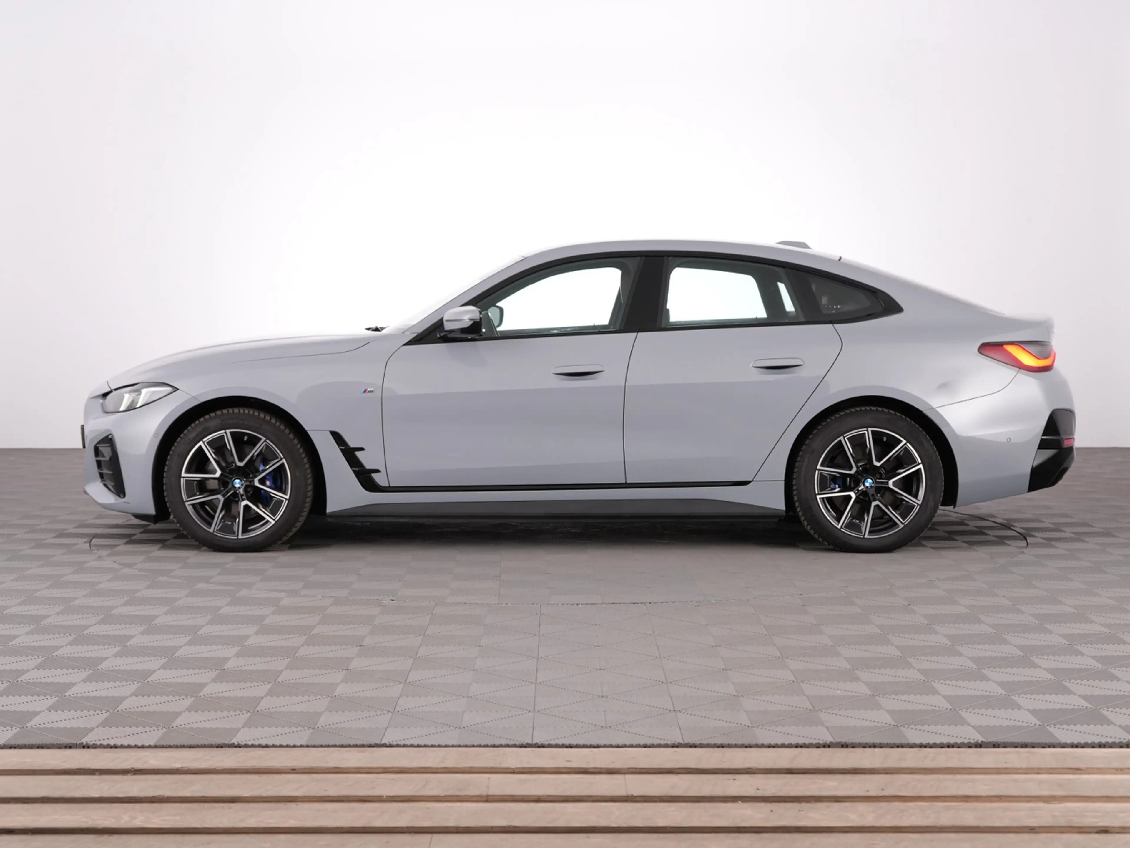 BMW i4 eDrive40 M Sport *SOH 94.3%* LEDER | Full LED | CA — photo 19