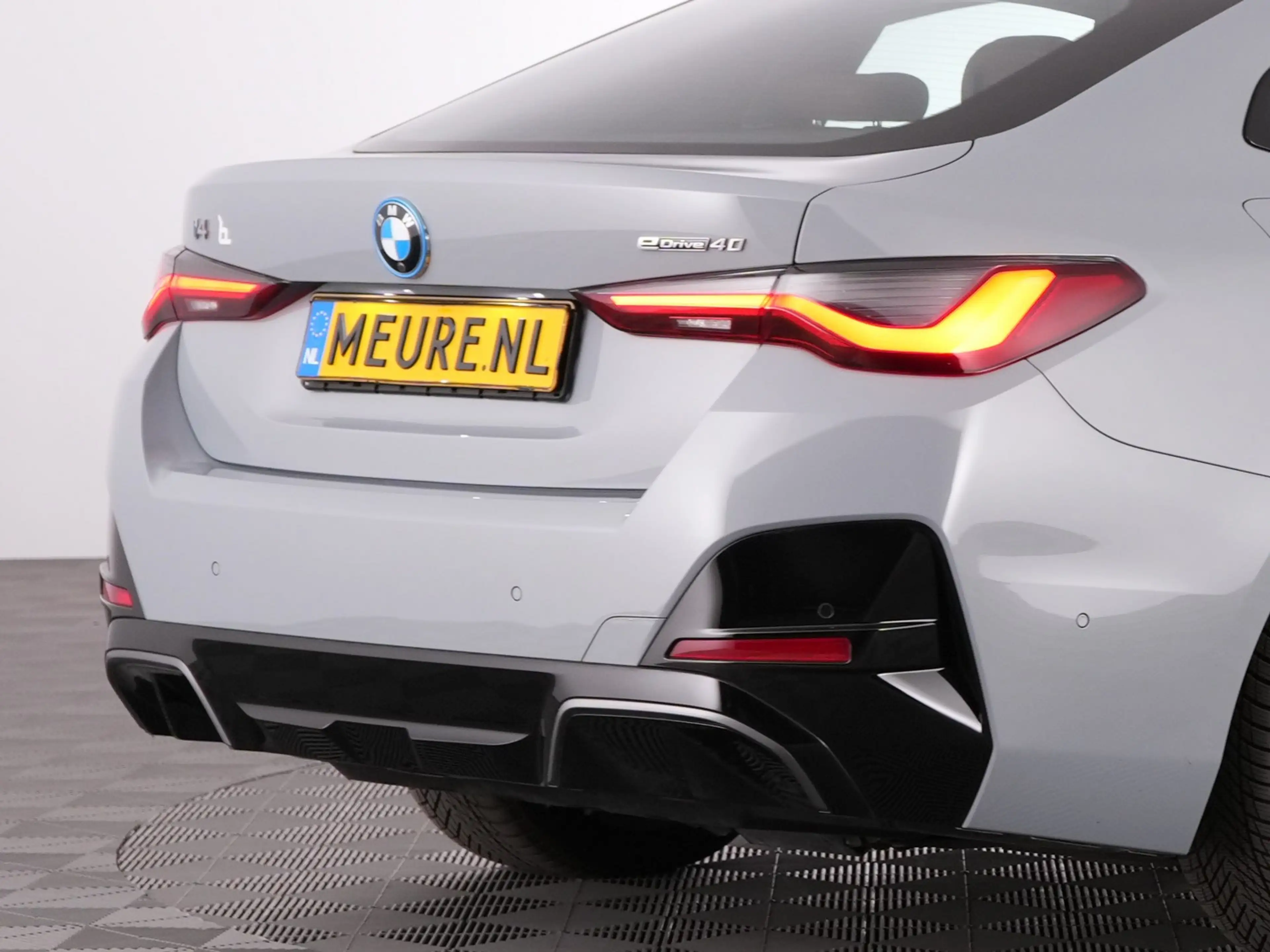 BMW i4 eDrive40 M Sport *SOH 94.3%* LEDER | Full LED | CA — photo 28