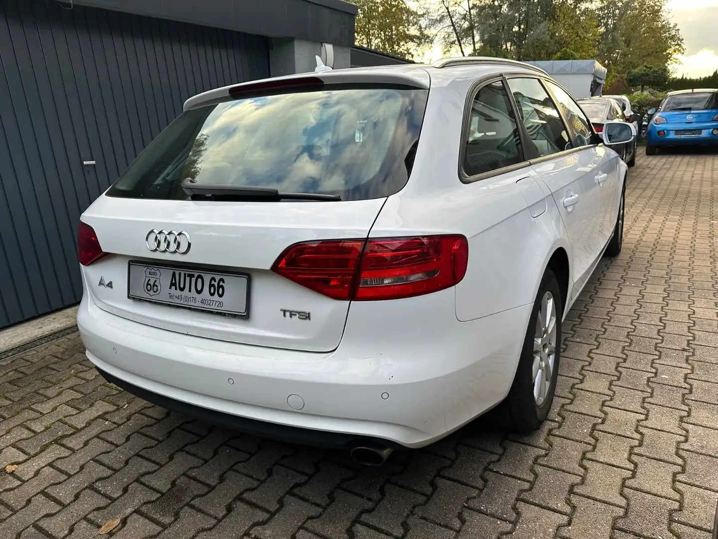 Audi A4 1.8 TFSI Avant Attraction| Navi|MFL|PDC| 8Fach Weiß - 2