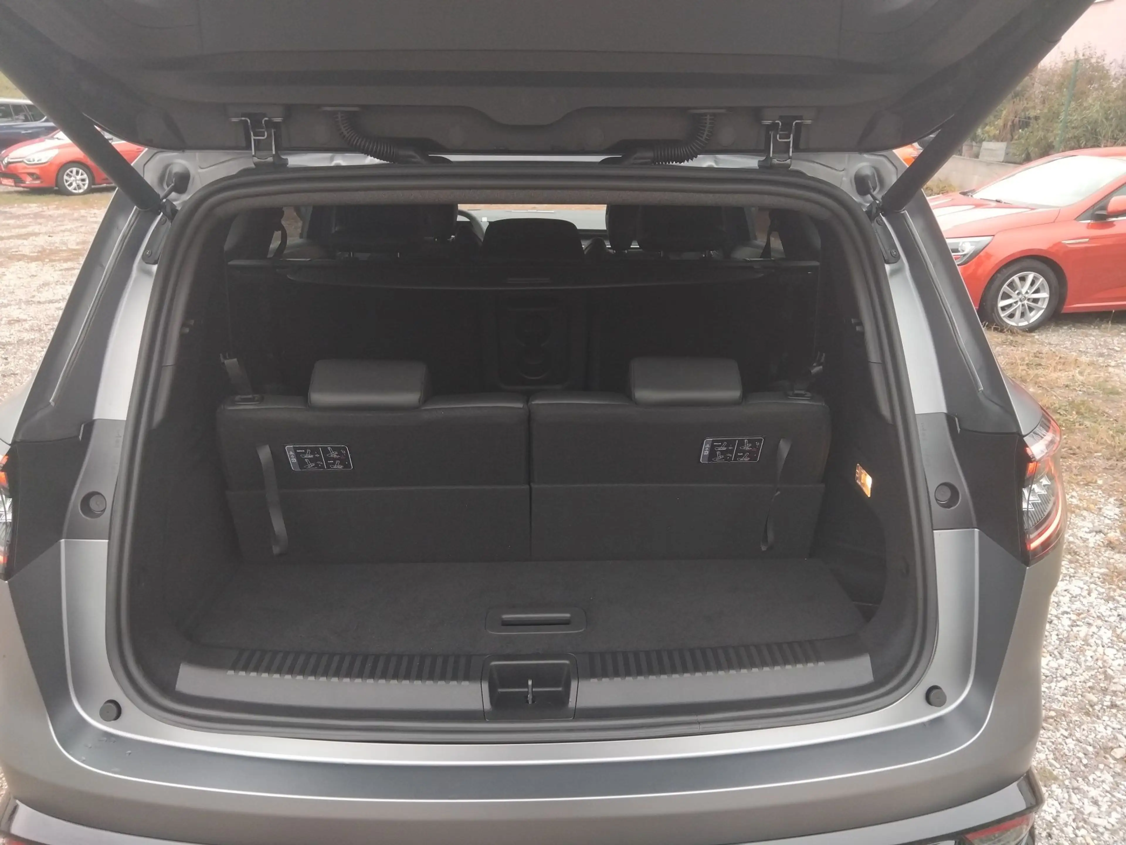 Renault Espace ESPACE Esprit Alpine E-Tech Full Hybrid 200 7- — photo 11