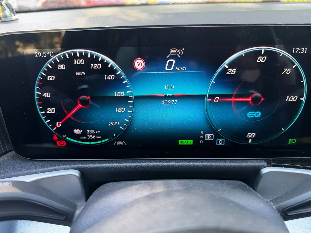 Mercedes-Benz EQB 300 2022 из Европы — купить под ключ
