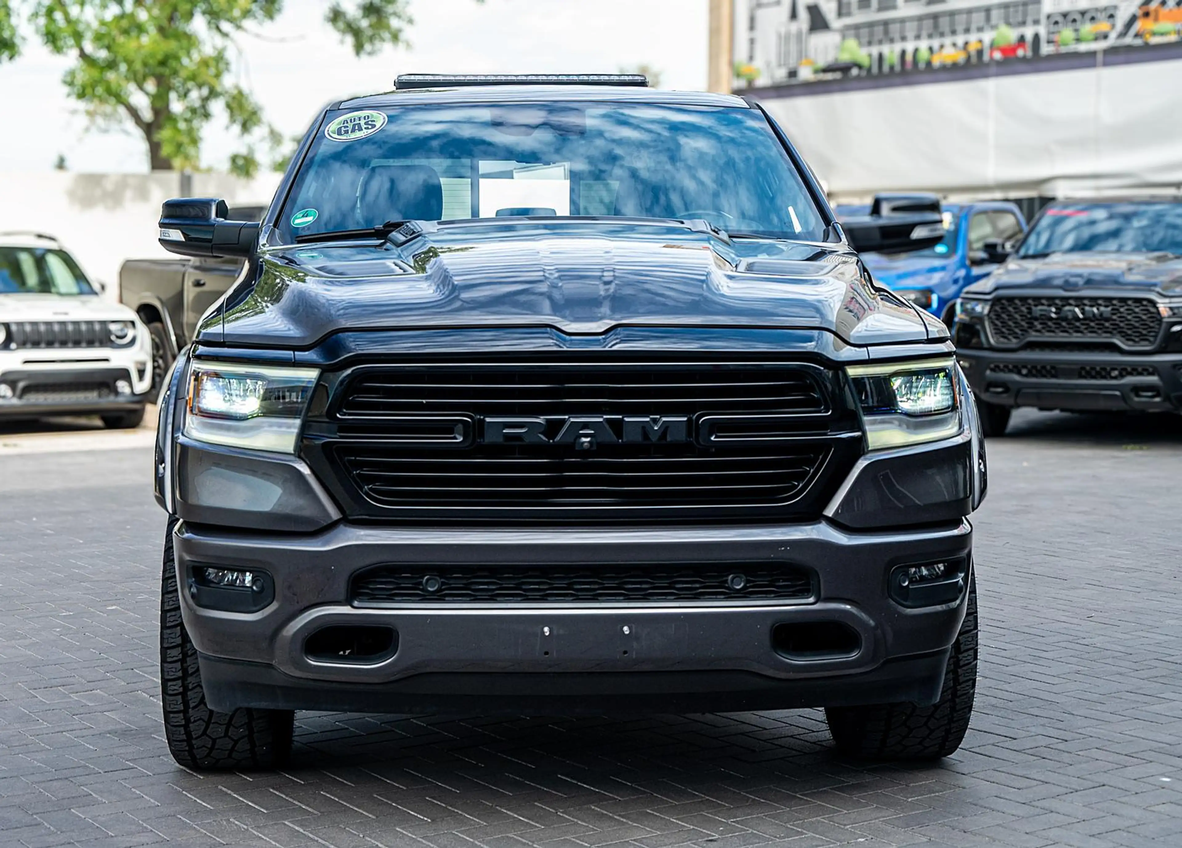 Dodge RAM 5,7l Laramie Night,LPG,LED,Bügel — photo 3