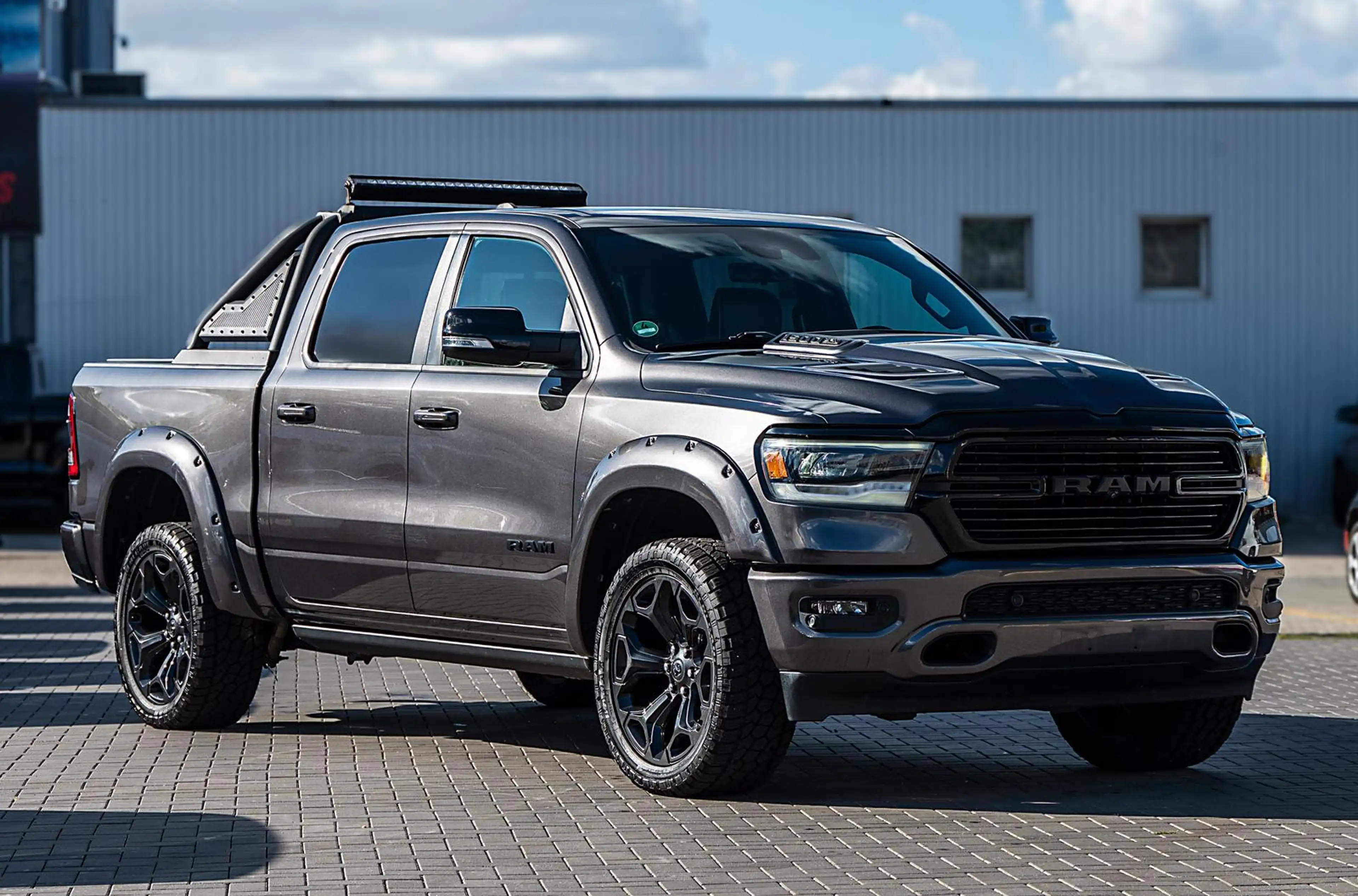 Dodge RAM 5,7l Laramie Night,LPG,LED,Bügel — photo 2