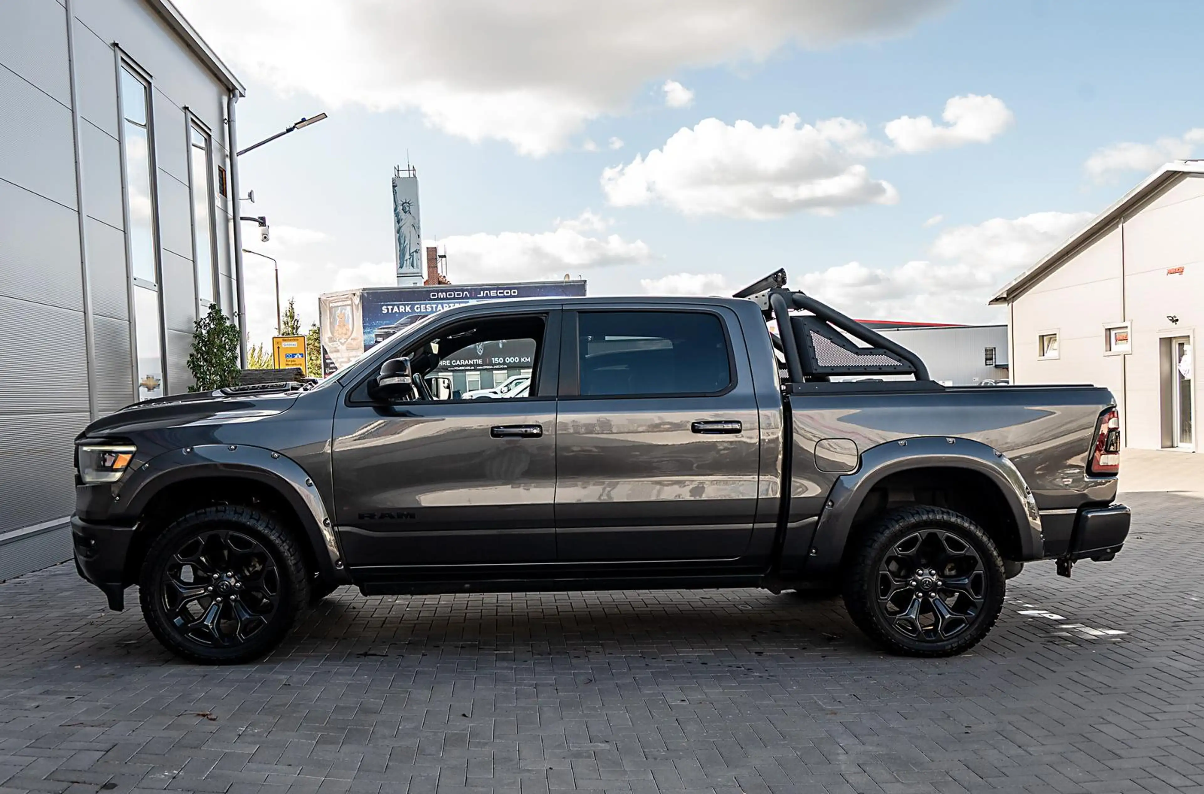 Dodge RAM 5,7l Laramie Night,LPG,LED,Bügel — photo 5