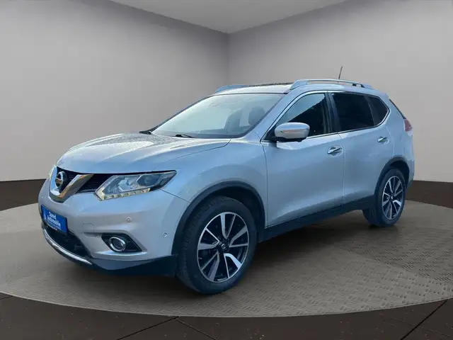 Nissan X-Trail Tekna*Panno/SHZ/360°/AHK/Navi*
